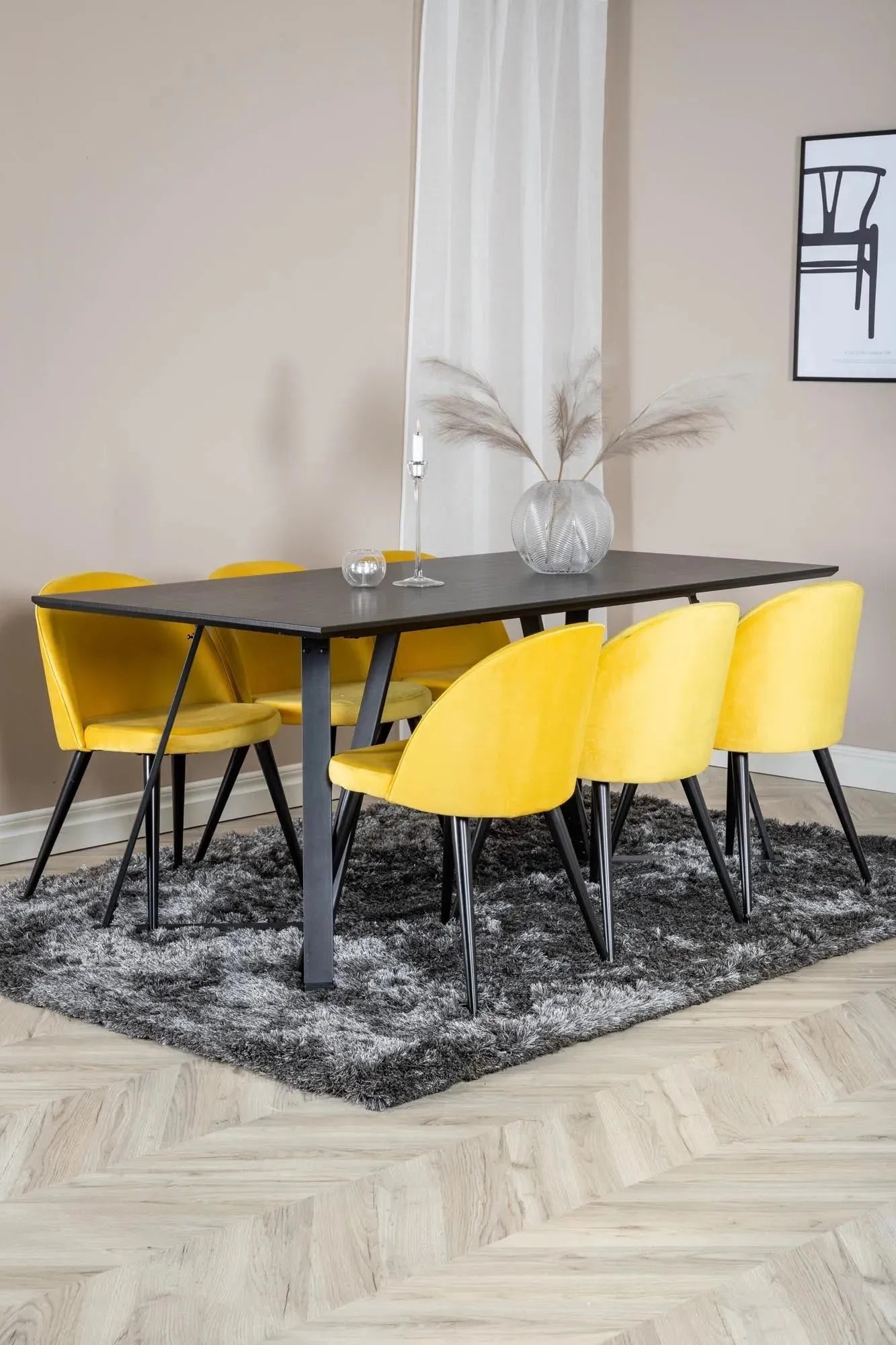 Marina Esszimmerset Velvet 180cm/6St. in Braun / Schwarz / Grau präsentiert im Onlineshop von KAQTU Design AG. Esszimmerset ist von Venture Home