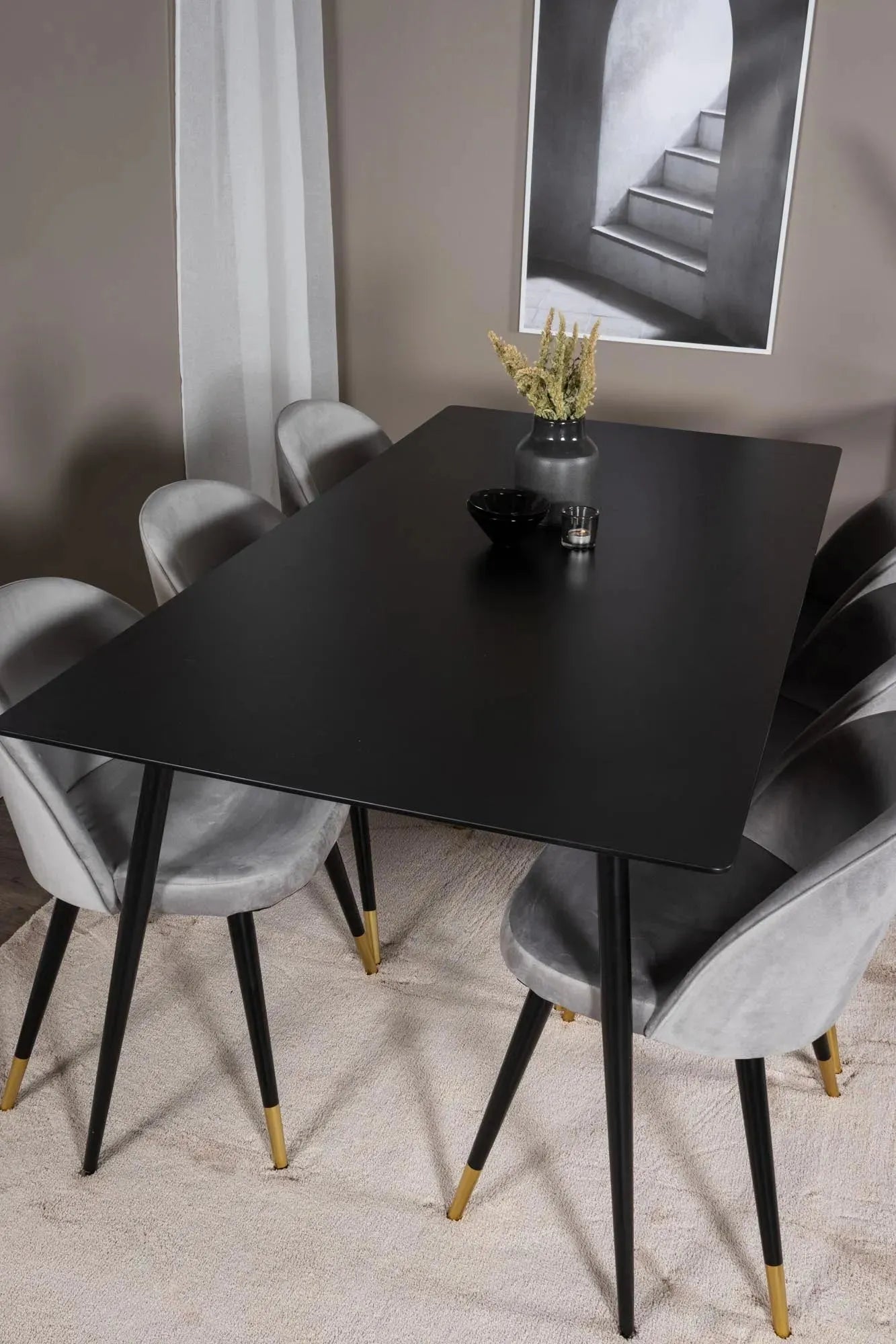 Silar Esszimmerset + Velvet 180cm/6St. in Schwarz / Beige präsentiert im Onlineshop von KAQTU Design AG. Esszimmerset ist von Venture Home