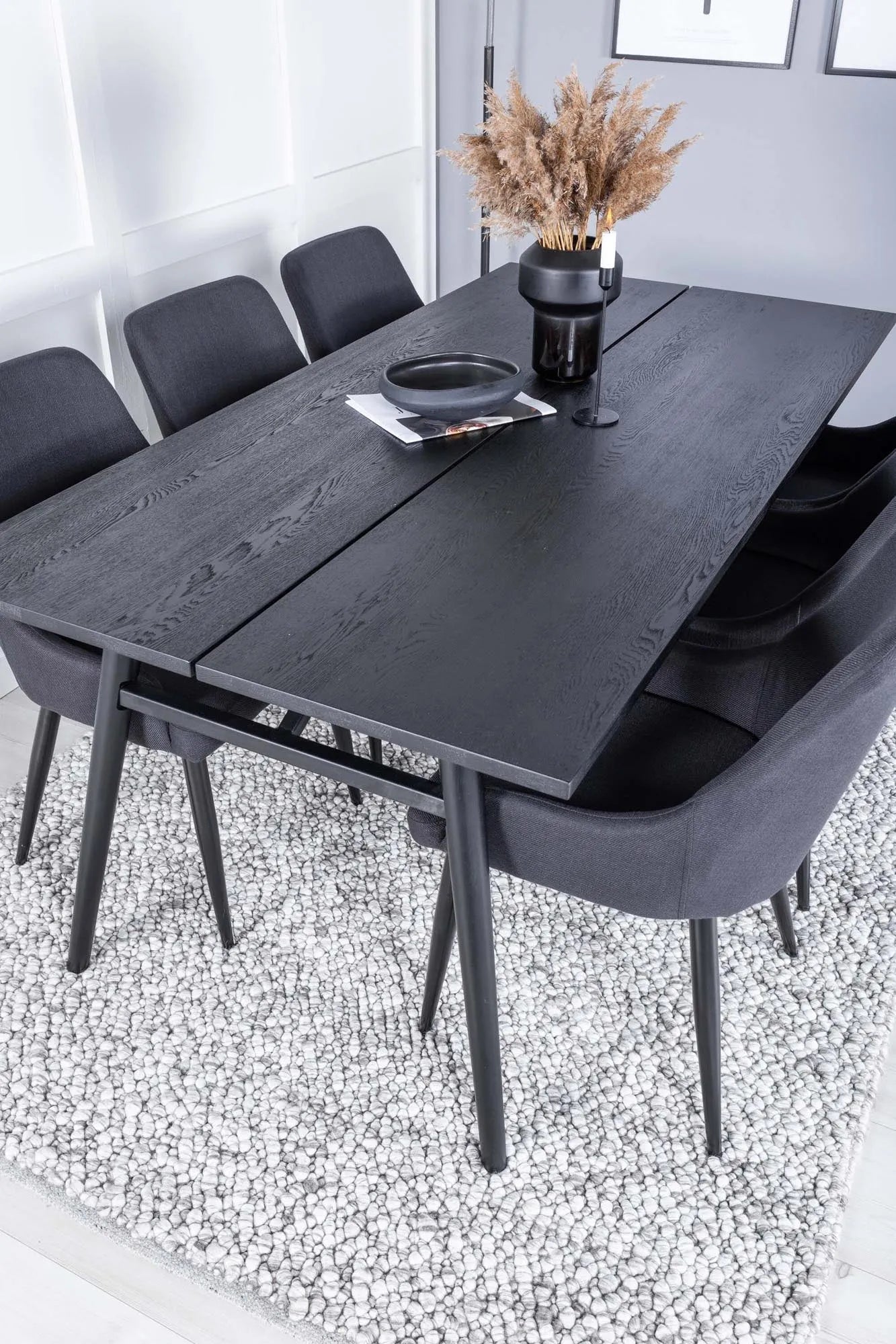 Elegantes, ausziehbares Esszimmerset von Venture Home: 195cm Tisch & 6 komfortable, graue Stühle. Modern, funktional, einladend.