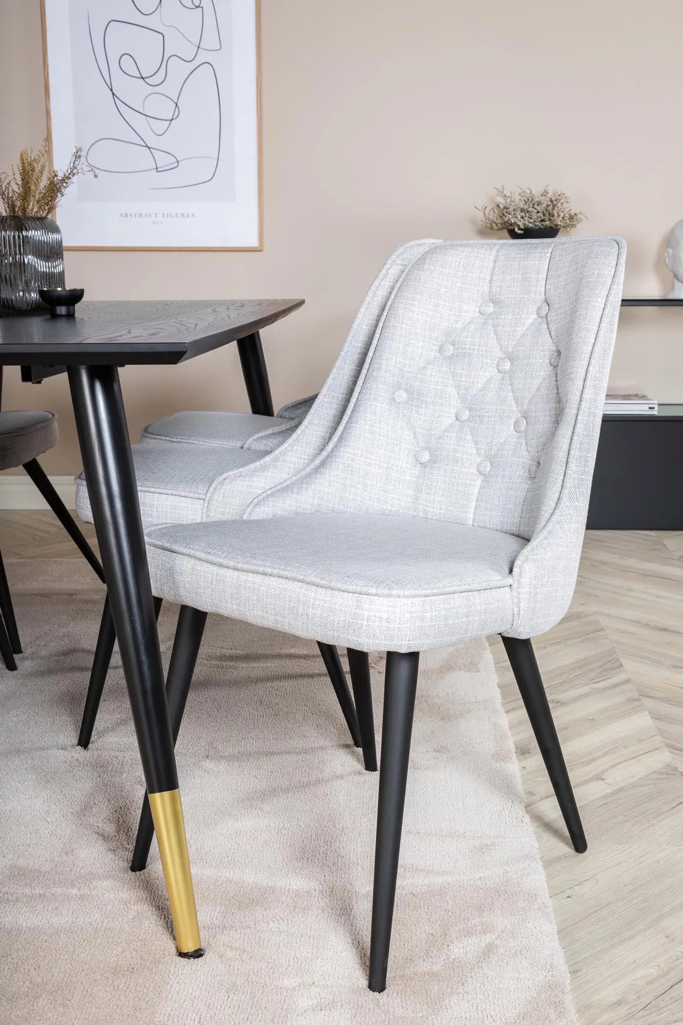 Dipp Esszimmerset + Velvet Deluxe 180cm/6St. in Schwarz / Hellgrau präsentiert im Onlineshop von KAQTU Design AG. Esszimmerset ist von Venture Home