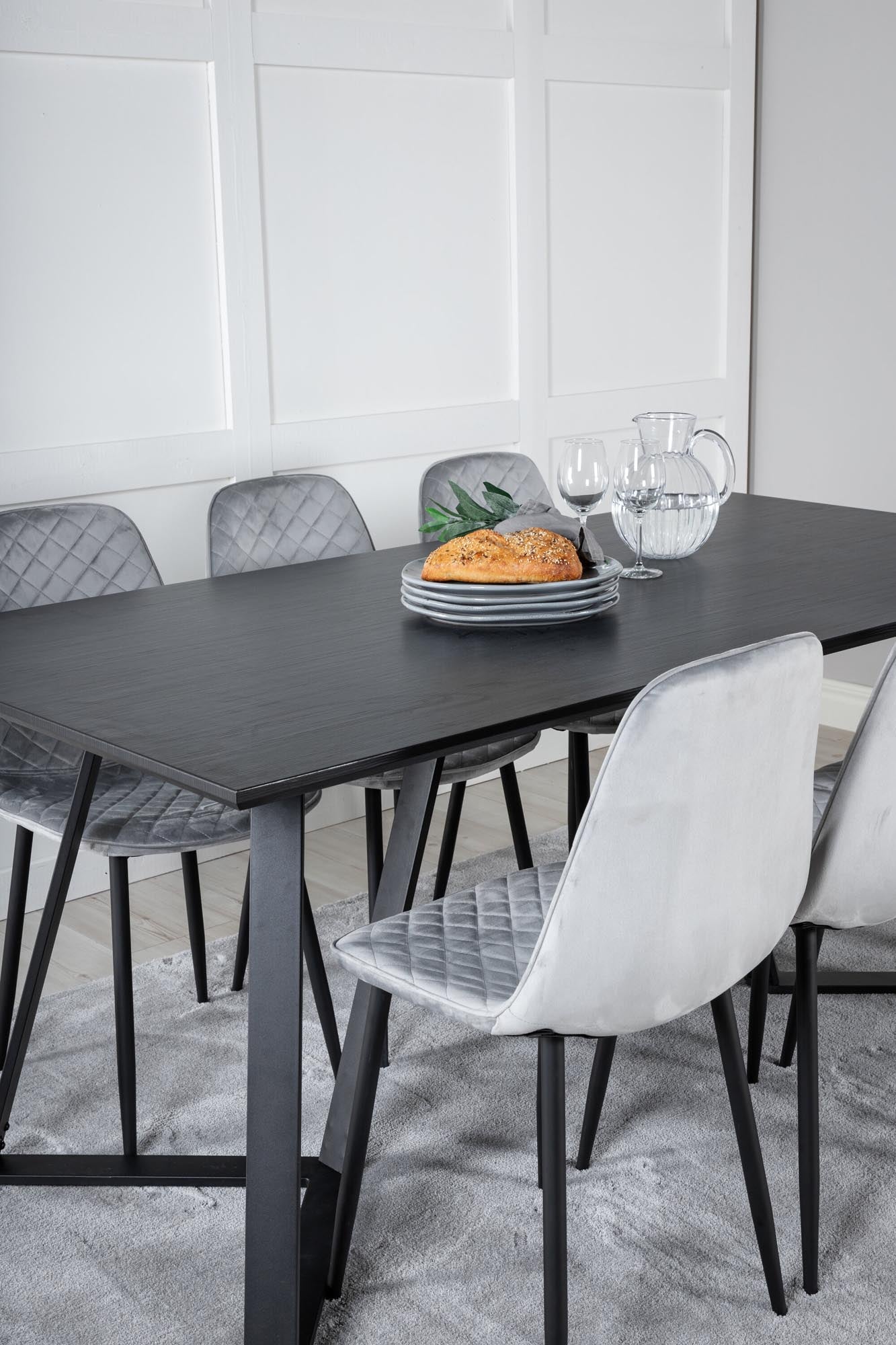 Marina Esszimmerset Polar Diamond 180cm/6St. in Schwarz / Grau präsentiert im Onlineshop von KAQTU Design AG. Esszimmerset ist von Venture Home