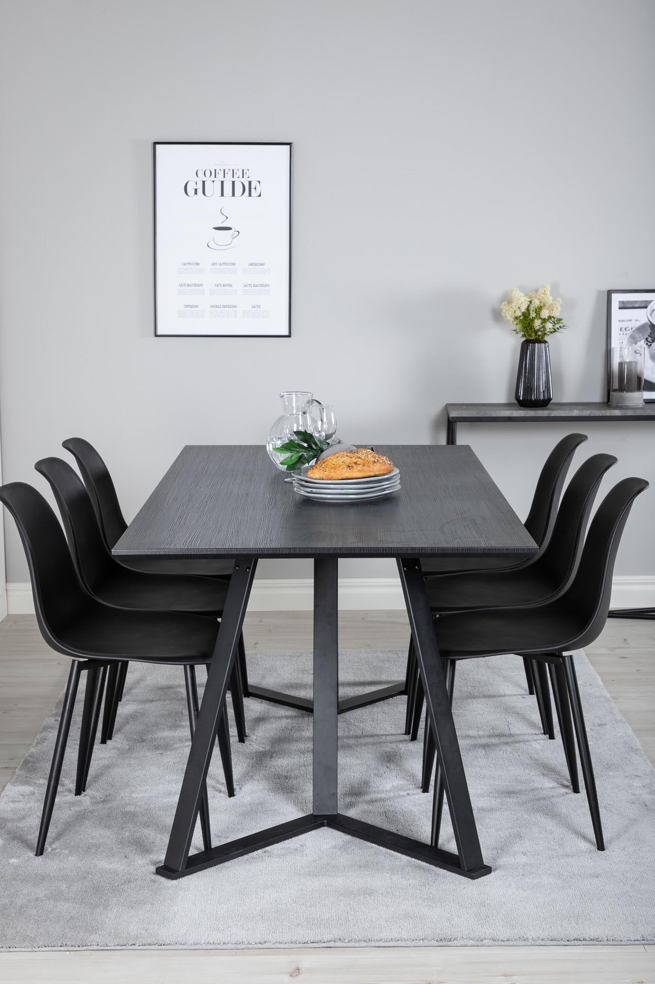 Marina Esszimmerset Polar Plastic 180cm/6St. in Schwarz präsentiert im Onlineshop von KAQTU Design AG. Esszimmerset ist von Venture Home