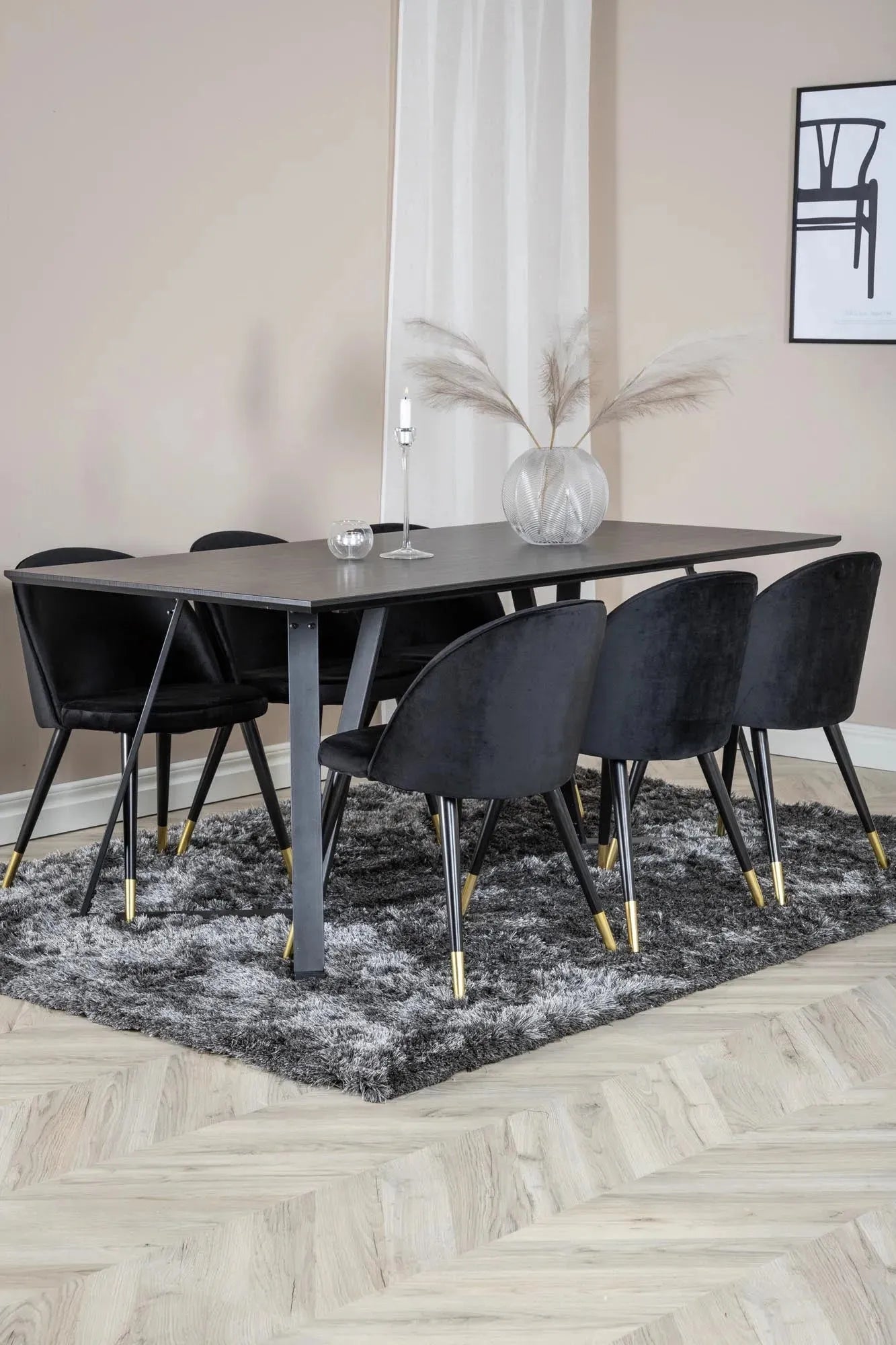 Marina Esszimmerset Velvet 180cm/6St. in Braun / Schwarz / Grau präsentiert im Onlineshop von KAQTU Design AG. Esszimmerset ist von Venture Home