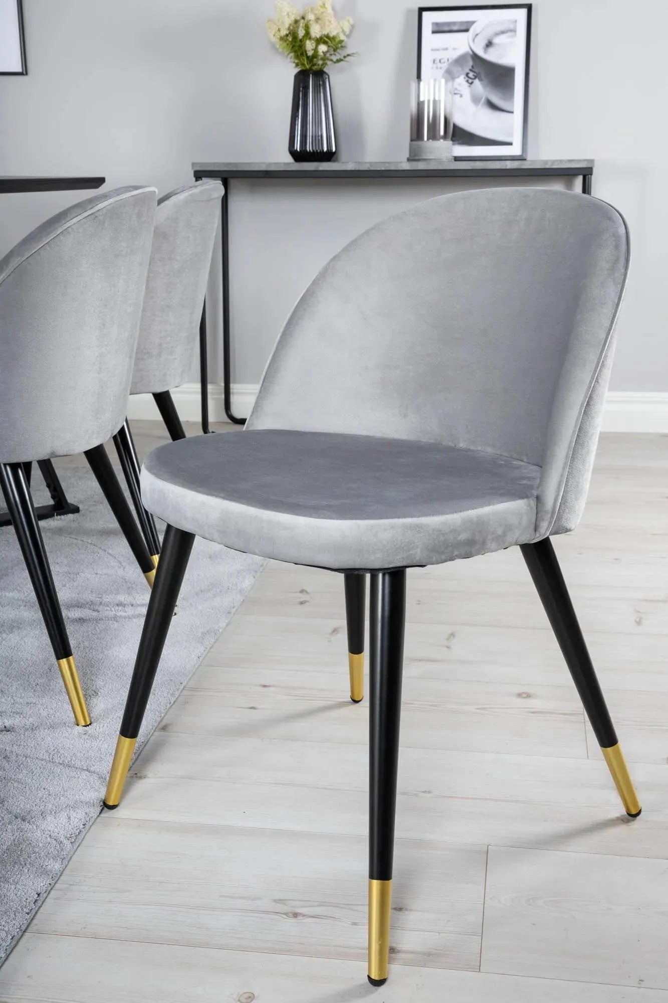 Marina Esszimmerset Velvet 180cm/6St. in Braun / Schwarz / Grau präsentiert im Onlineshop von KAQTU Design AG. Esszimmerset ist von Venture Home