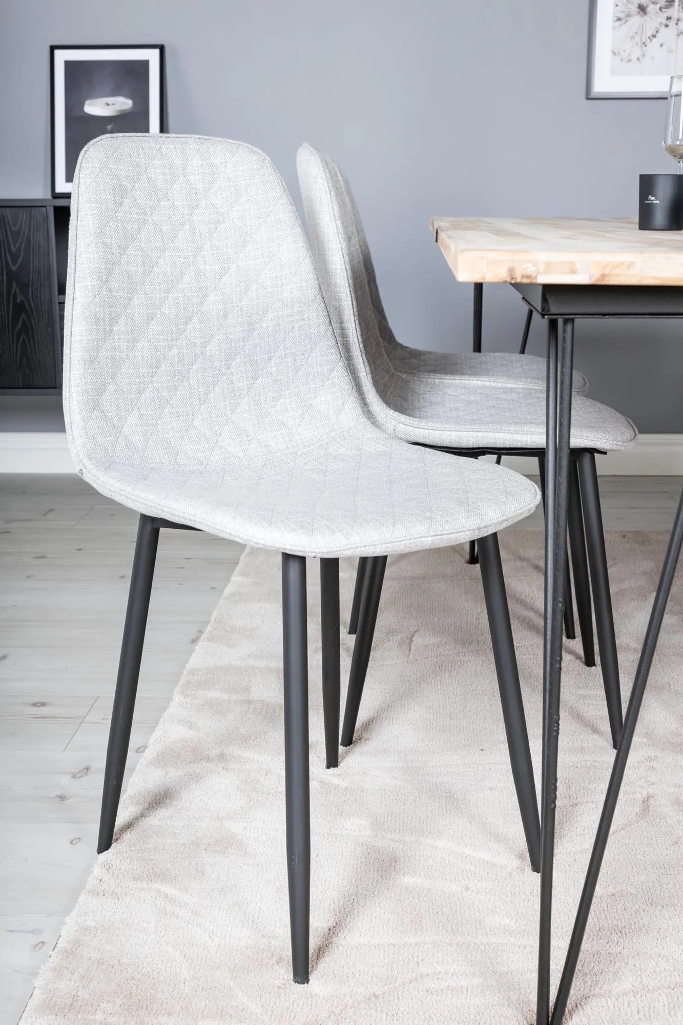 Bali Esszimmerset + Polar 200cm/6St. in Schwarzgrau präsentiert im Onlineshop von KAQTU Design AG. Esszimmerset ist von Venture Home