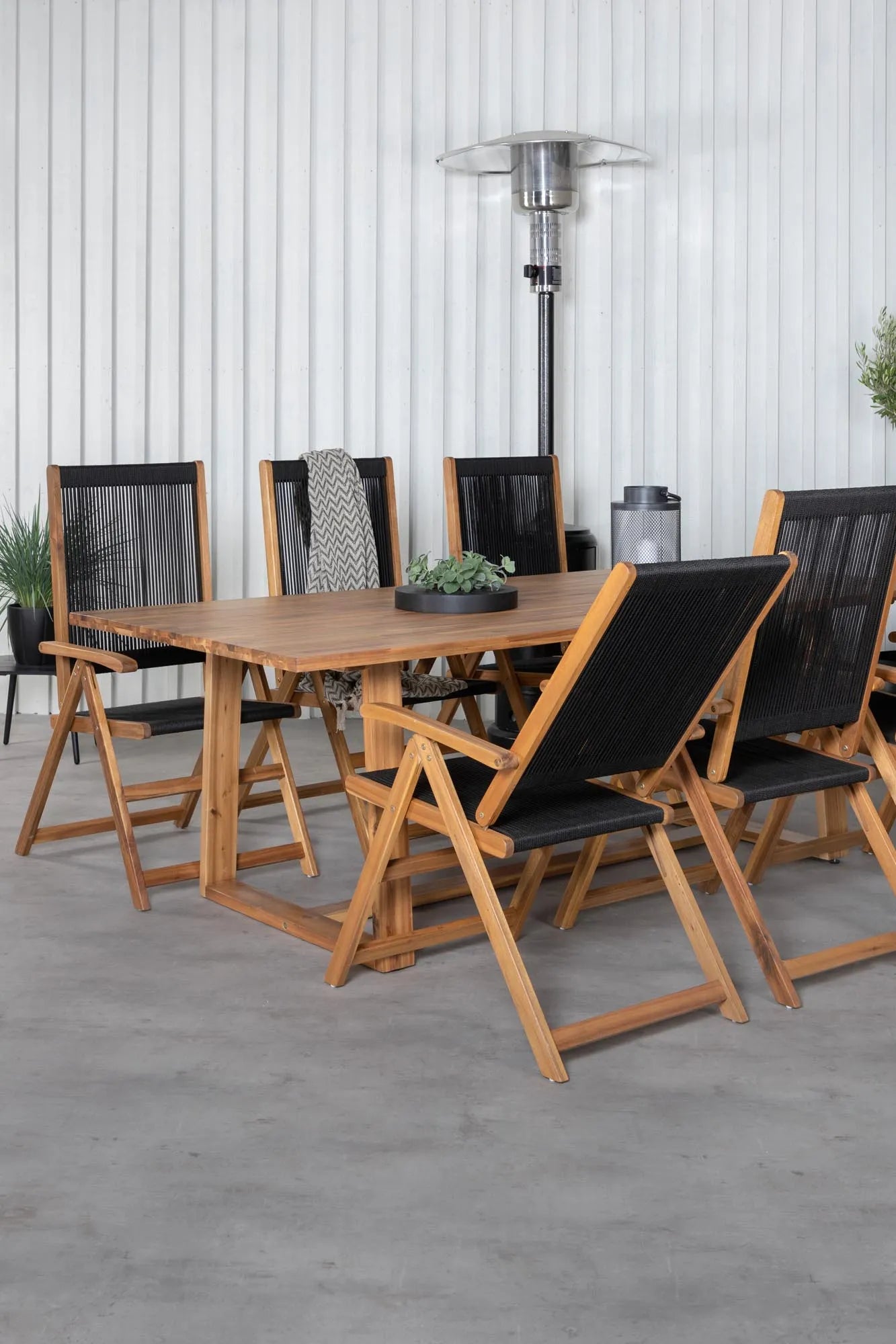 Plankton Rechteckiges Ess-Set in Schwarz/Nature präsentiert im Onlineshop von KAQTU Design AG. Gartentischset ist von Venture Home