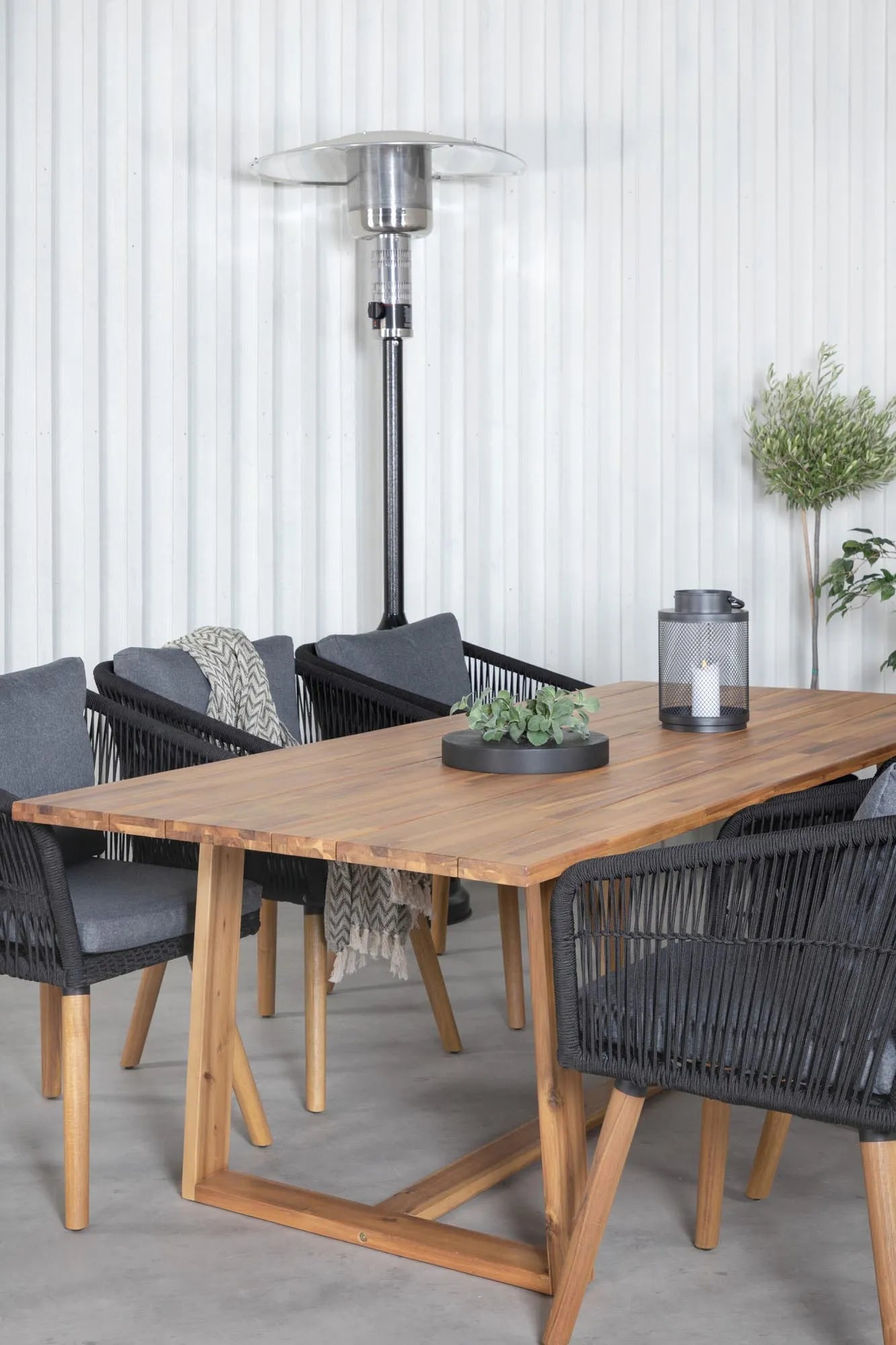 Plankton Rechteckiges Ess-Set in Schwarz/Nature präsentiert im Onlineshop von KAQTU Design AG. Gartentischset ist von Venture Home