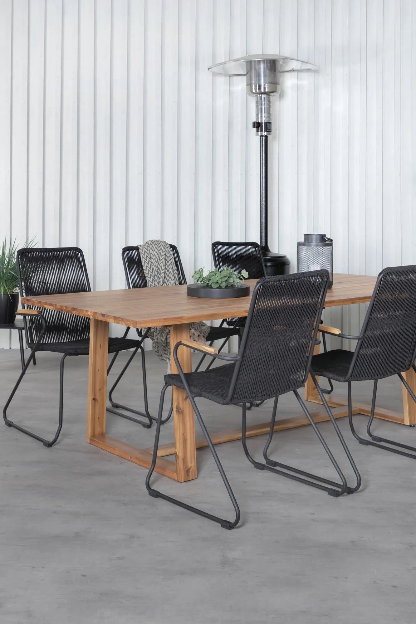 Plankton Rechteckiges Ess-Set in Schwarz/Nature präsentiert im Onlineshop von KAQTU Design AG. Gartentischset ist von Venture Home