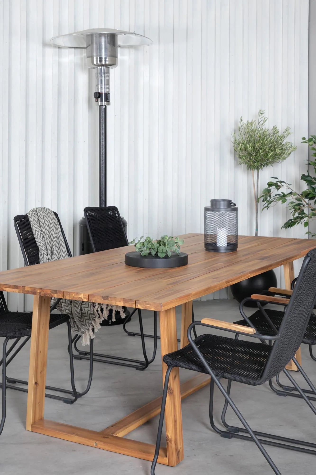 Plankton Rechteckiges Ess-Set in Schwarz/Nature präsentiert im Onlineshop von KAQTU Design AG. Gartentischset ist von Venture Home