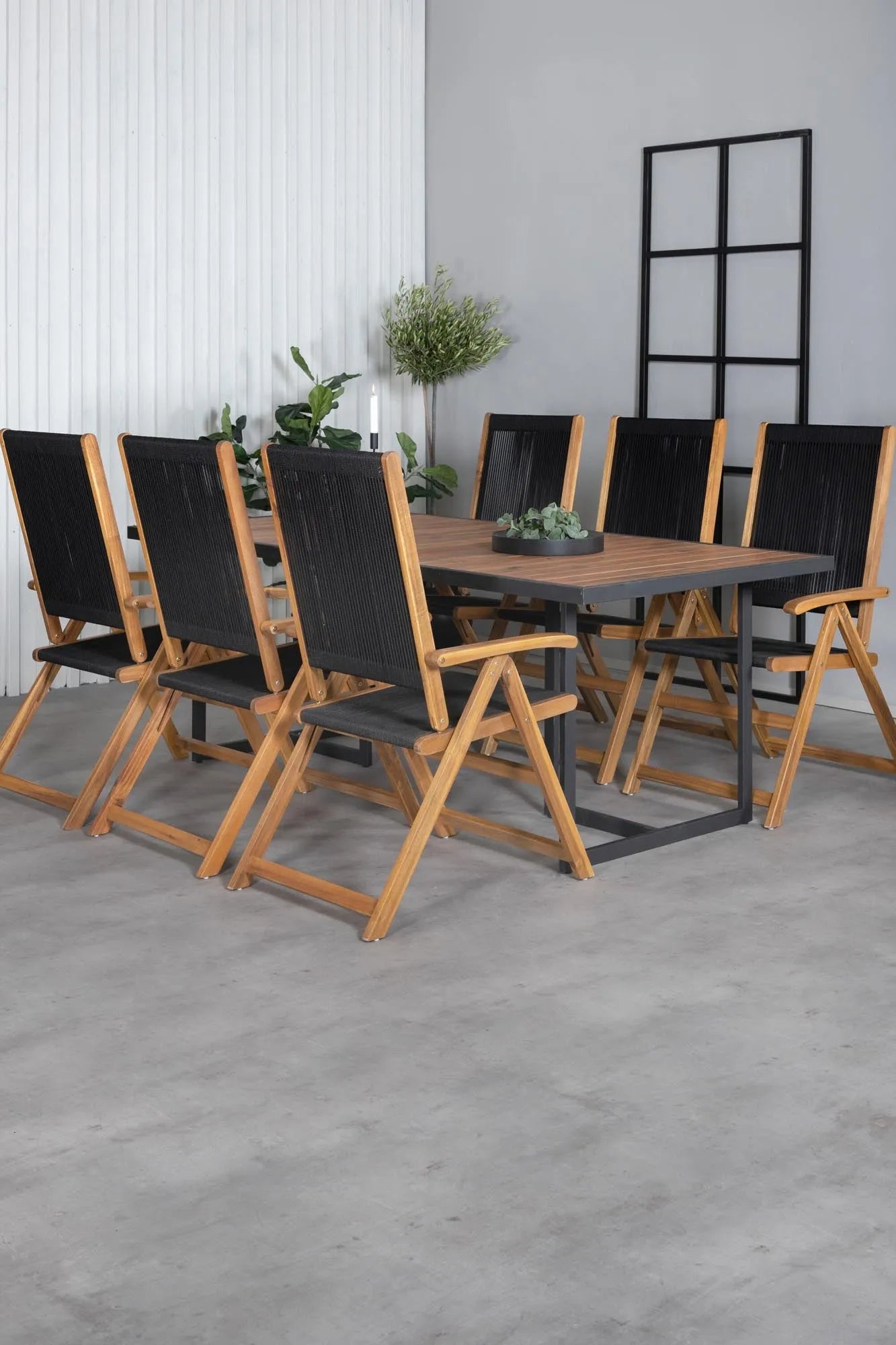 Khung Outdoor-Tischset (Little John) 200cm/6St. in Schwarz, Natur präsentiert im Onlineshop von KAQTU Design AG. Gartentischset ist von Venture Home