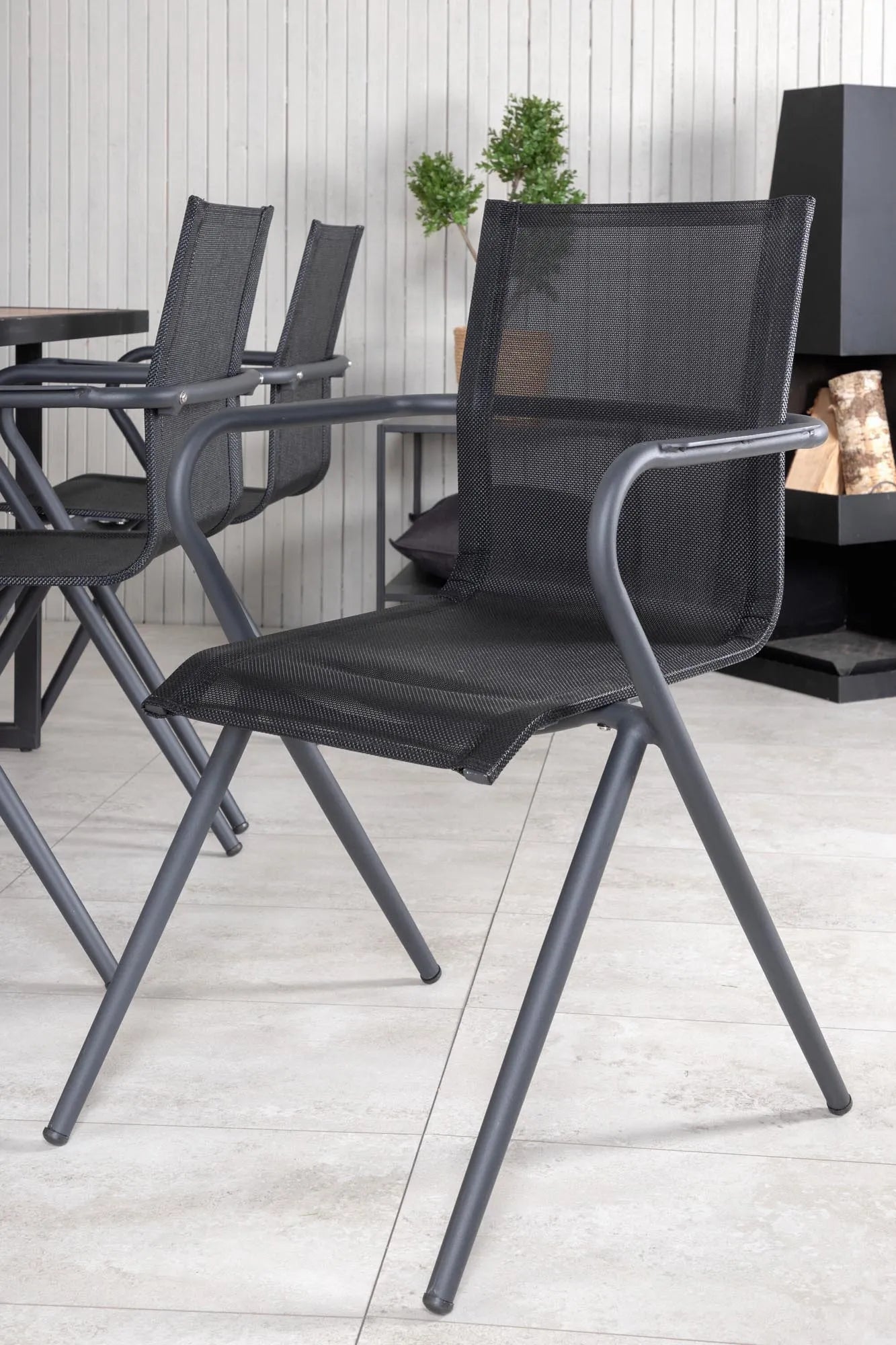 Khung Outdoor-Tischset (Alina) 200cm/6St. in Schwarz präsentiert im Onlineshop von KAQTU Design AG. Gartentischset ist von Venture Home