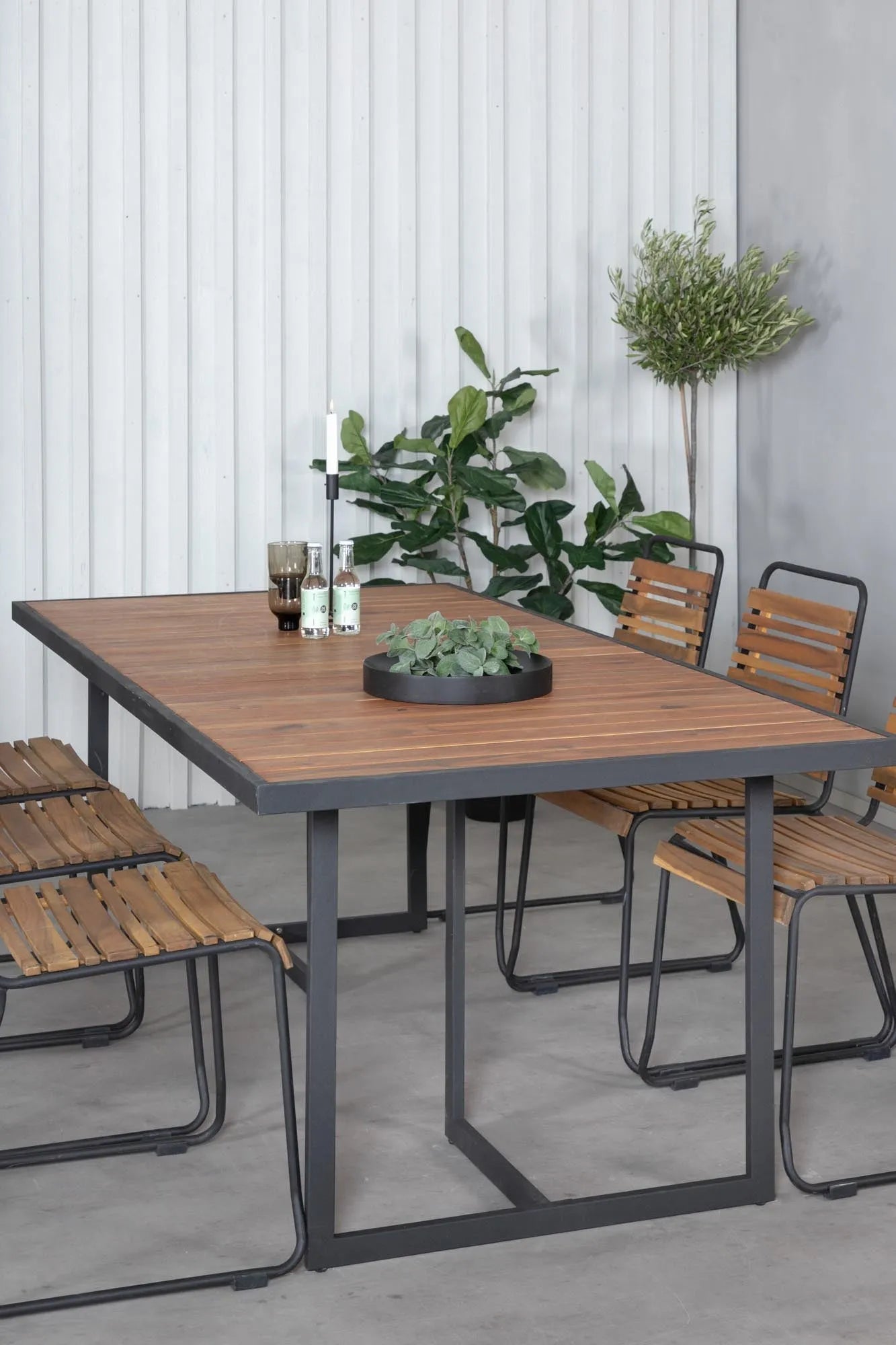 Khung Outdoor-Tischset (Bois) 200cm/6St. in Schwarz präsentiert im Onlineshop von KAQTU Design AG. Gartentischset ist von Venture Home