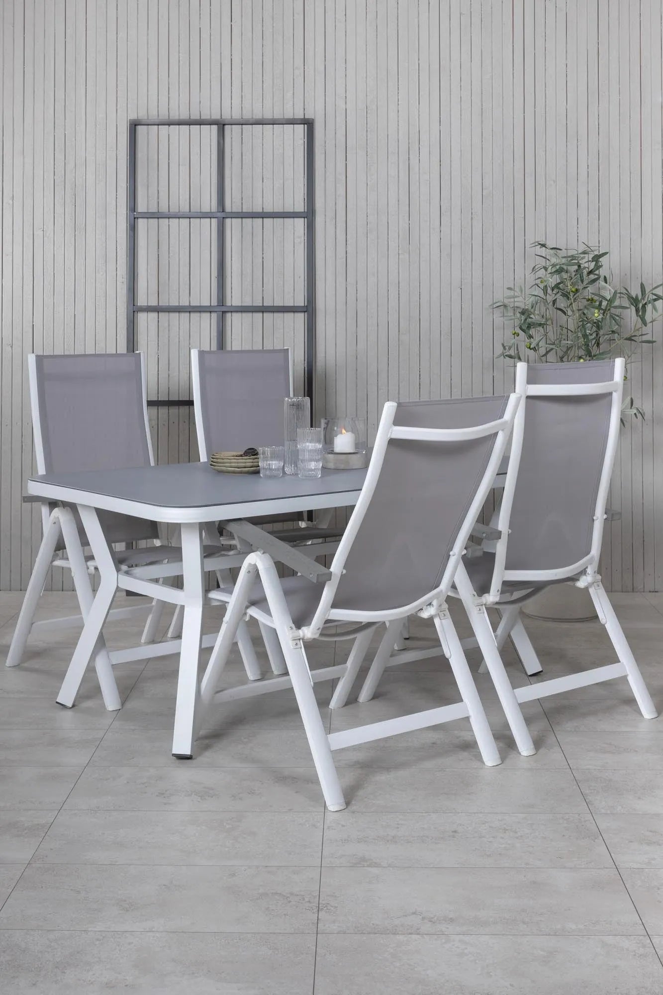 Virya Rechteckiges Ess-Set in Grey/White präsentiert im Onlineshop von KAQTU Design AG. Gartentischset ist von Venture Home