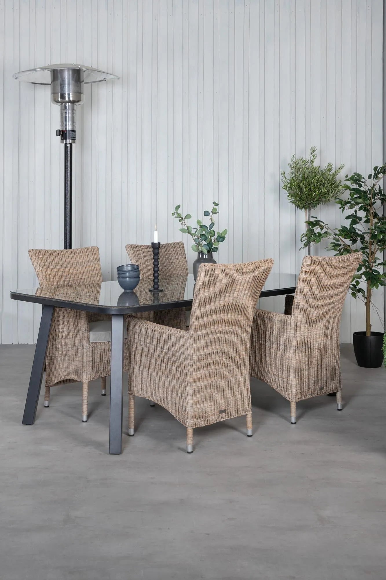 Paola Rechteckiger Esstisch-Set in Beige/Schwarz präsentiert im Onlineshop von KAQTU Design AG. Gartentischset ist von Venture Home