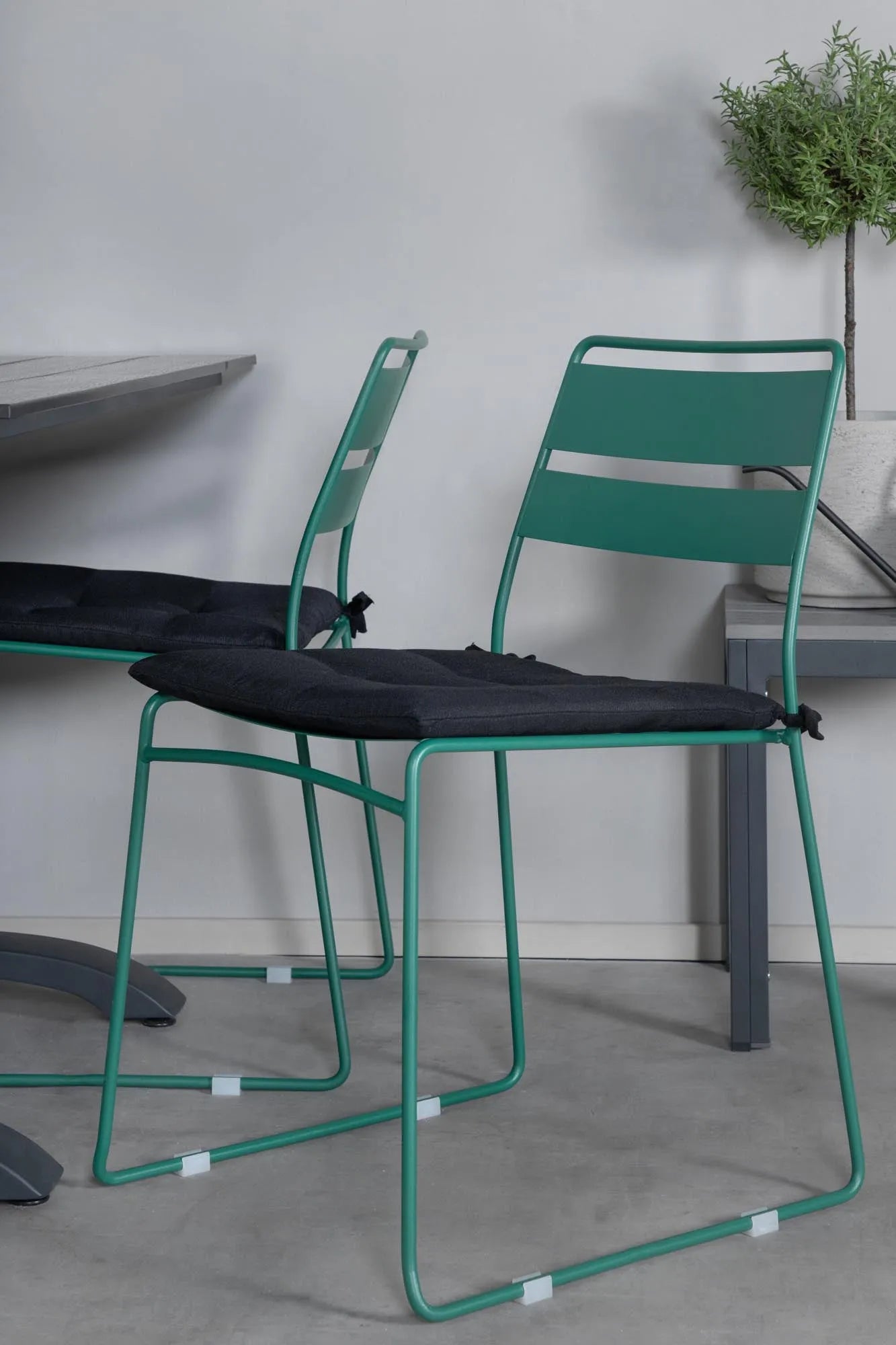 Denver Rechteckiges Ess-Set in Green/Schwarz präsentiert im Onlineshop von KAQTU Design AG. Gartentischset ist von Venture Home