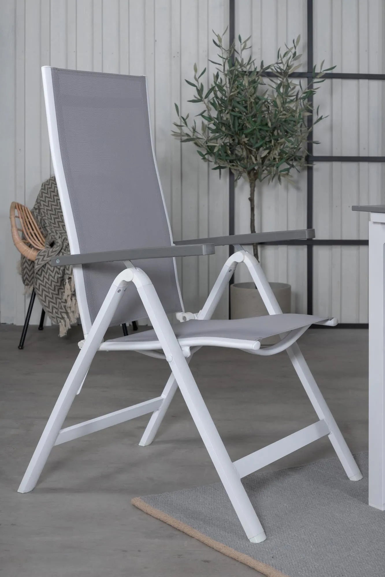 Rechteckiges Ess-Set Levels in Grey/Grey präsentiert im Onlineshop von KAQTU Design AG. Gartentischset ist von Venture Home