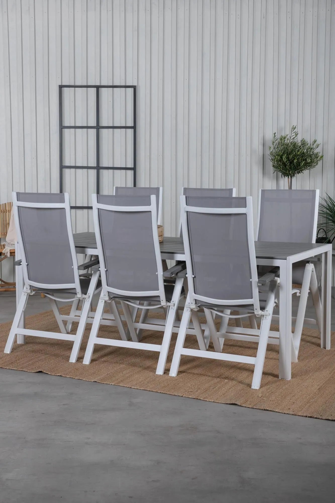 Elegantes Tischset für 6 von Venture Home, ideal für den Garten.