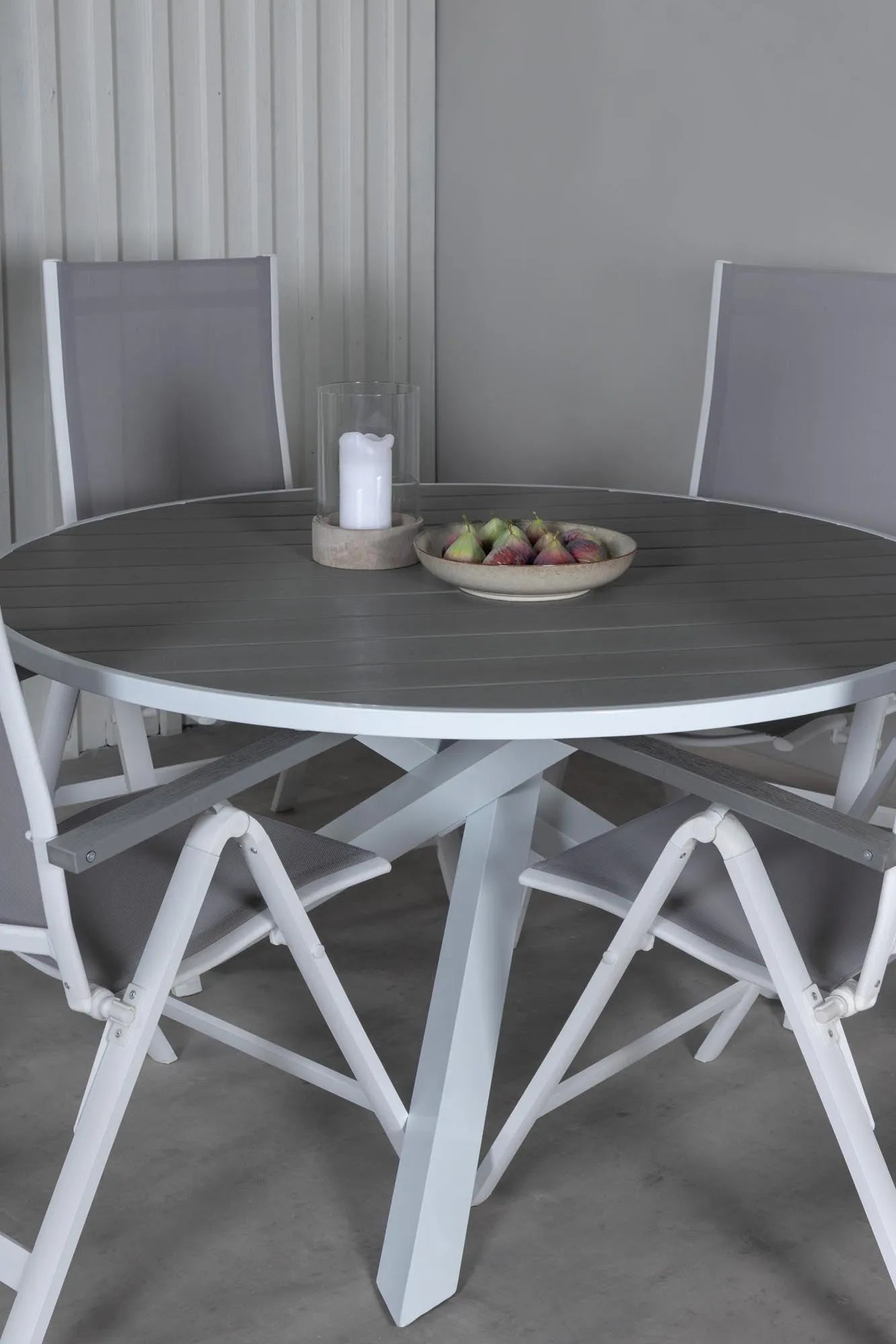 Parma Runder Esstisch-Set in Grey/Grey präsentiert im Onlineshop von KAQTU Design AG. Gartentischset ist von Venture Home