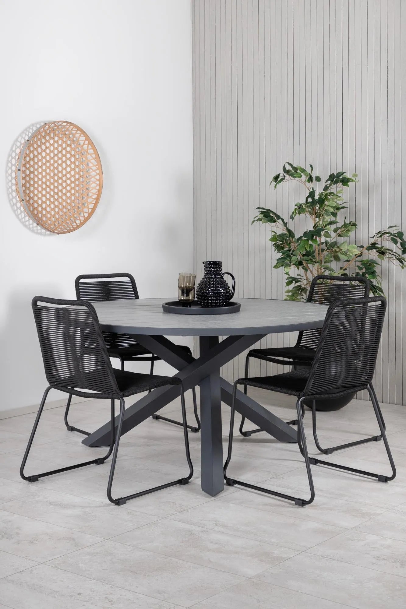 Parma Runder Esstisch-Set in Schwarz/Dunkelgrau präsentiert im Onlineshop von KAQTU Design AG. Gartentischset ist von Venture Home