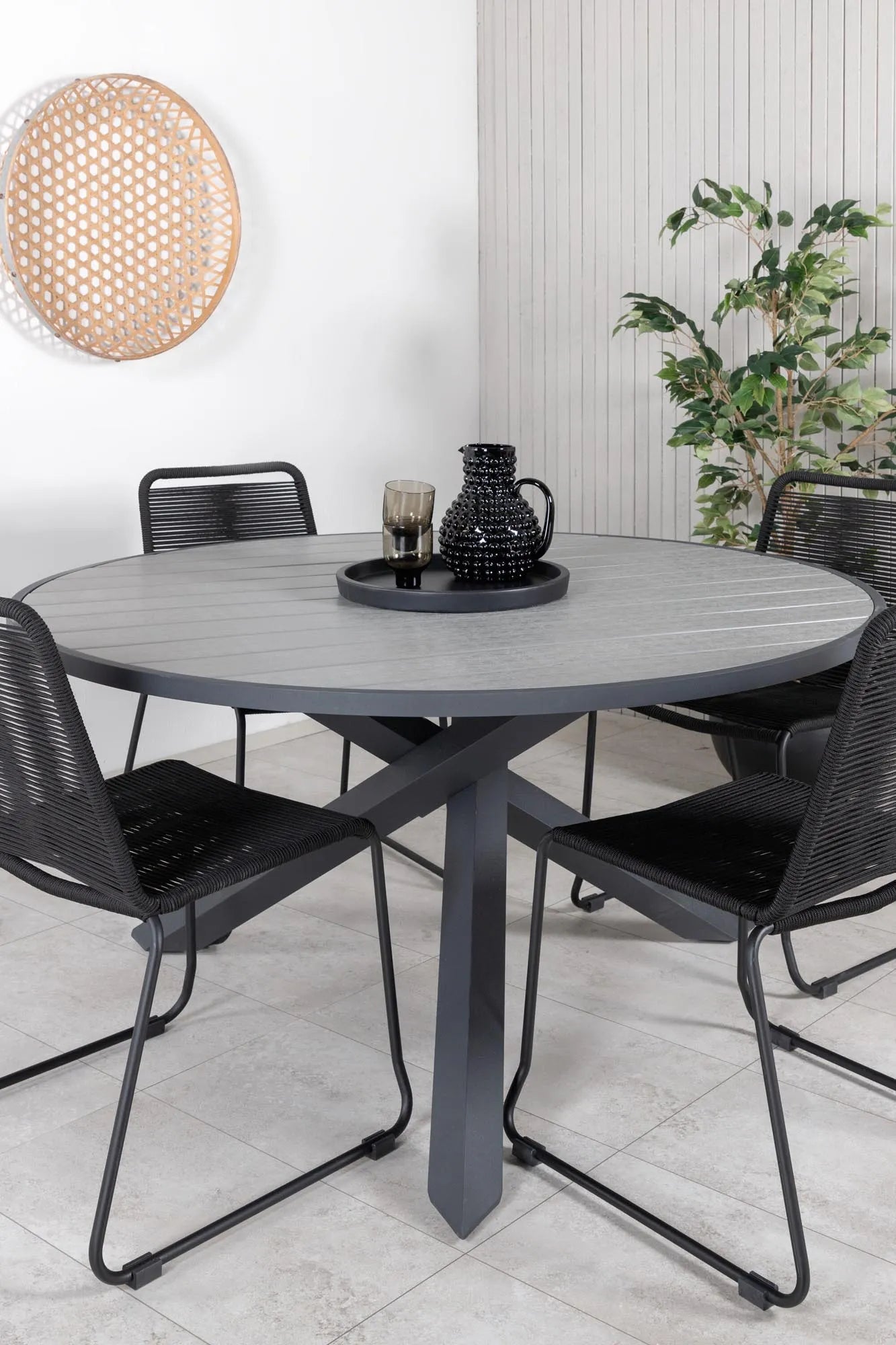 Parma Runder Esstisch-Set in Schwarz/Dunkelgrau präsentiert im Onlineshop von KAQTU Design AG. Gartentischset ist von Venture Home