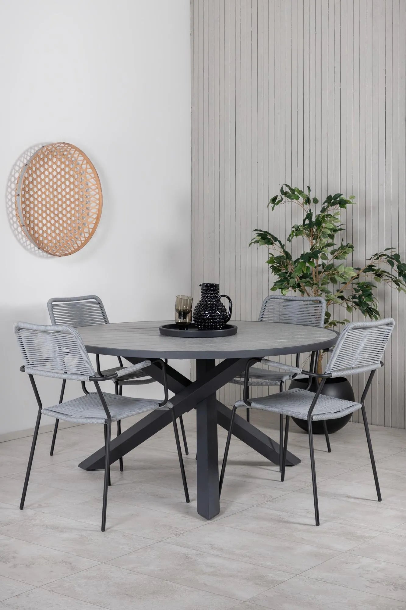 Parma Runder Esstisch-Set in Grey/Dunkelgrau präsentiert im Onlineshop von KAQTU Design AG. Gartentischset ist von Venture Home