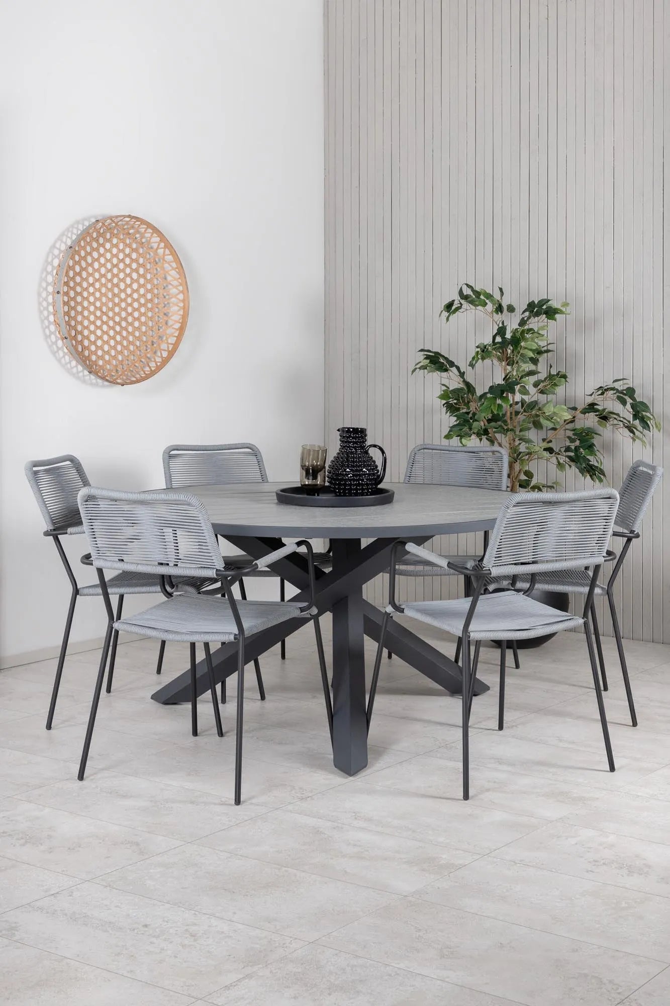 Parma Runder Esstisch-Set in Grey/Dunkelgrau präsentiert im Onlineshop von KAQTU Design AG. Gartentischset ist von Venture Home