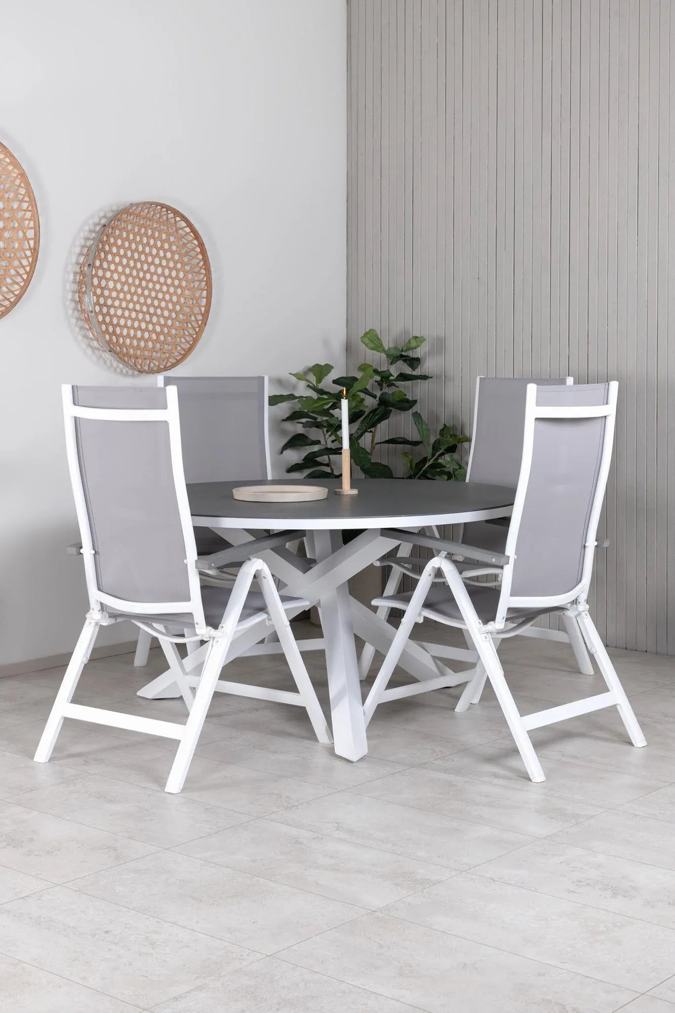 Copacabana Runder Esstisch Set in Grey/Grey präsentiert im Onlineshop von KAQTU Design AG. Gartentischset ist von Venture Home