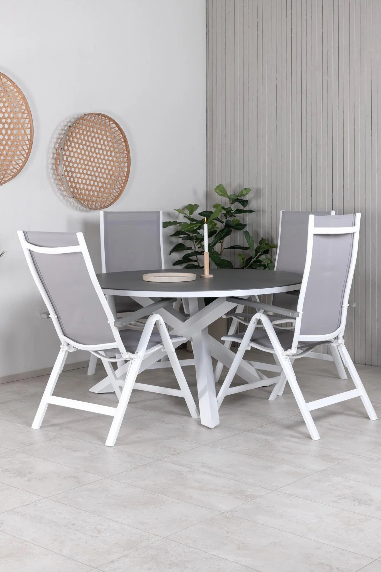 Copacabana Runder Esstisch Set in Grey/Grey präsentiert im Onlineshop von KAQTU Design AG. Gartentischset ist von Venture Home