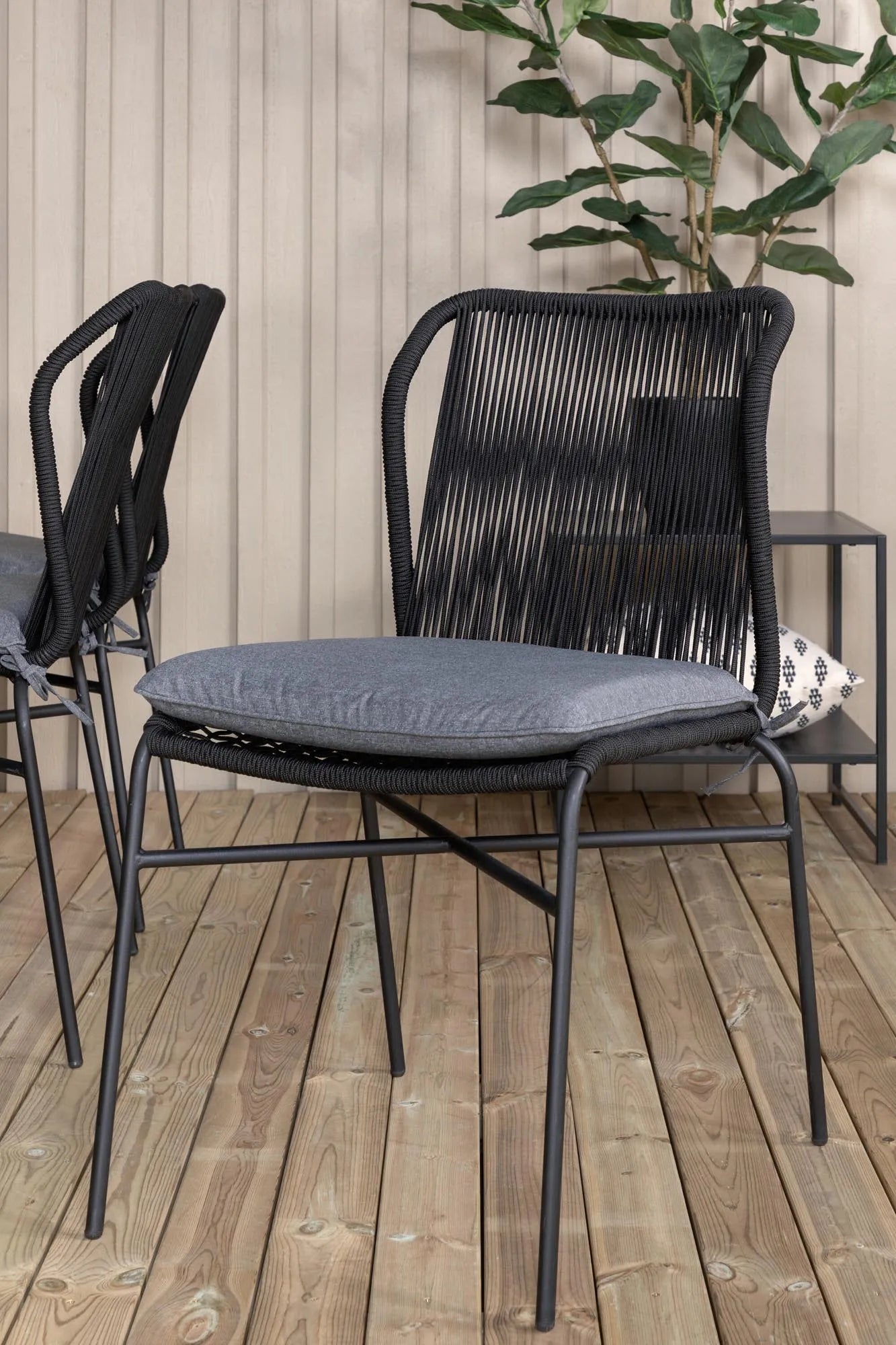 Panama Rechteckiges Ess-Set in Schwarz/Nature präsentiert im Onlineshop von KAQTU Design AG. Gartentischset ist von Venture Home