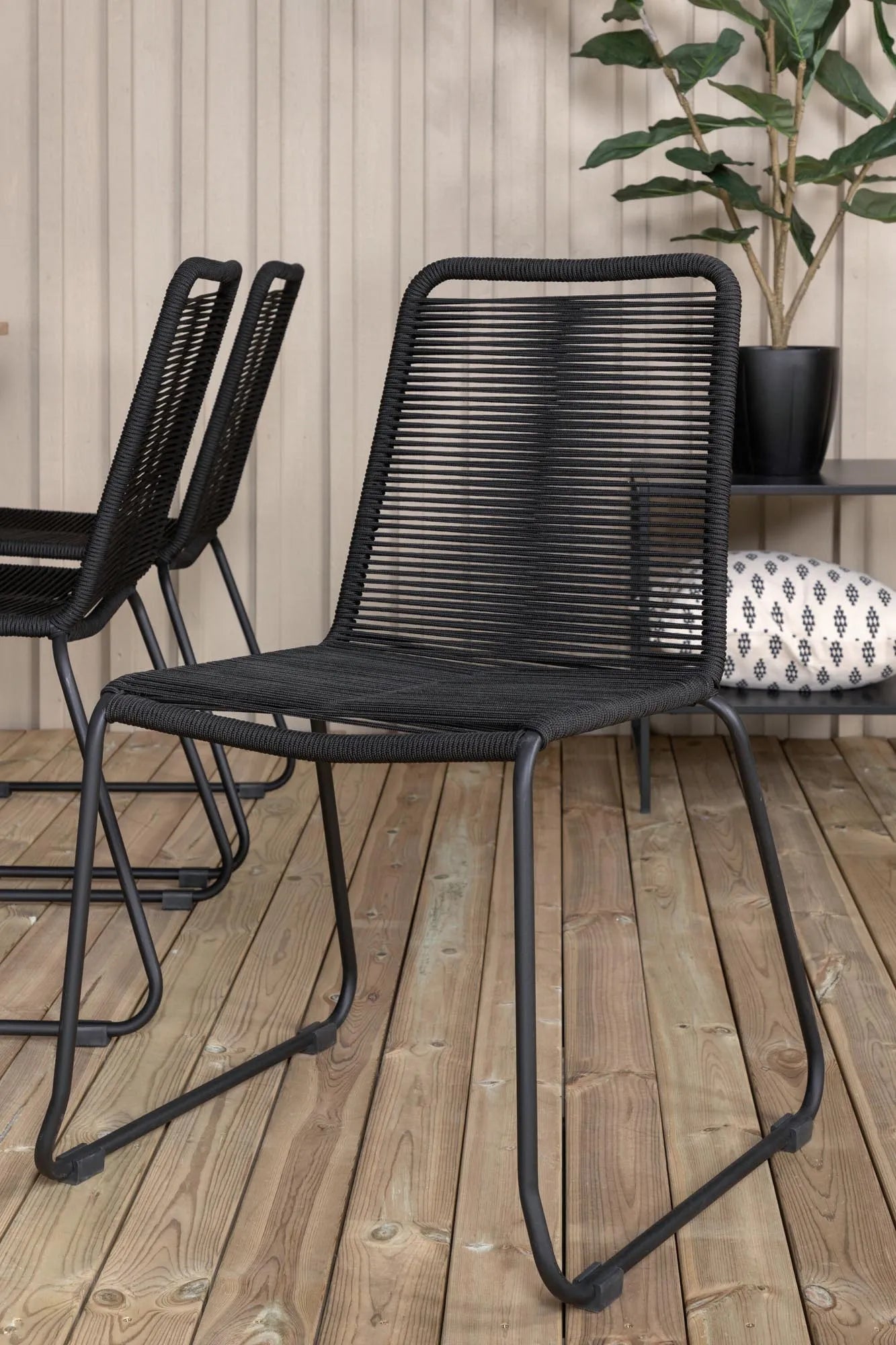 Panama Rechteckiges Ess-Set in Schwarz/Nature präsentiert im Onlineshop von KAQTU Design AG. Gartentischset ist von Venture Home