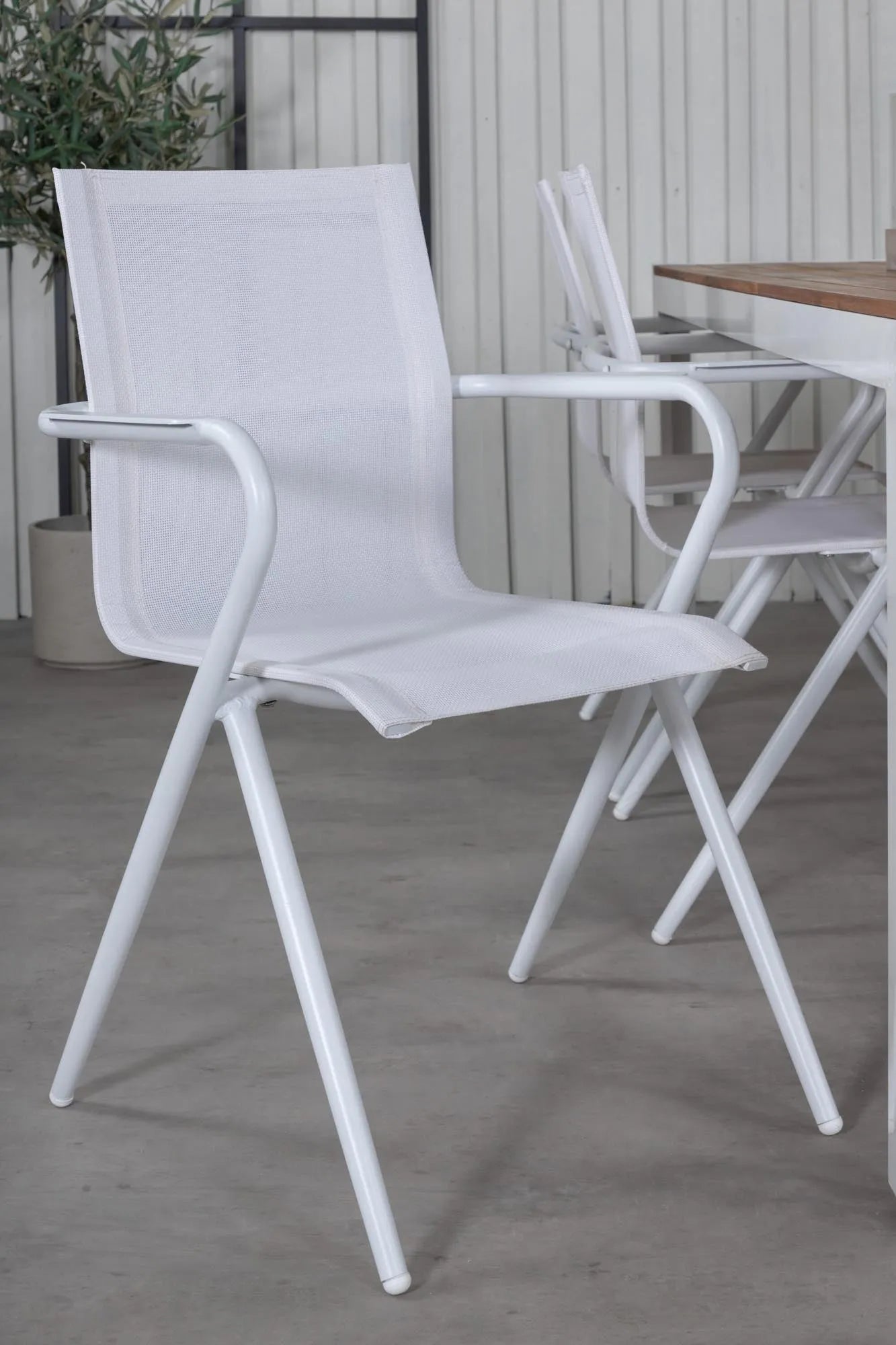 Bois Outdoor-Tischset + Alina 200cm/6St. in Grau weiss präsentiert im Onlineshop von KAQTU Design AG. Gartentischset ist von Venture Home