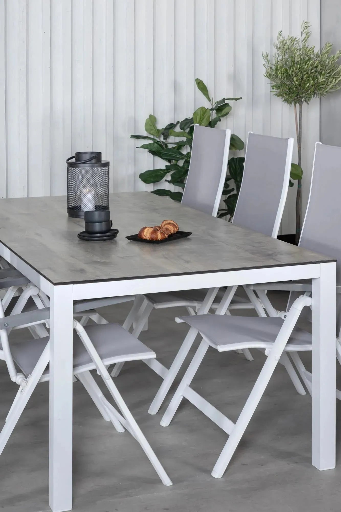 Llama Outdoor-Tischset + Albany 205cm/6St. in Braun /Grau / Weiss präsentiert im Onlineshop von KAQTU Design AG. Gartentischset ist von Venture Home