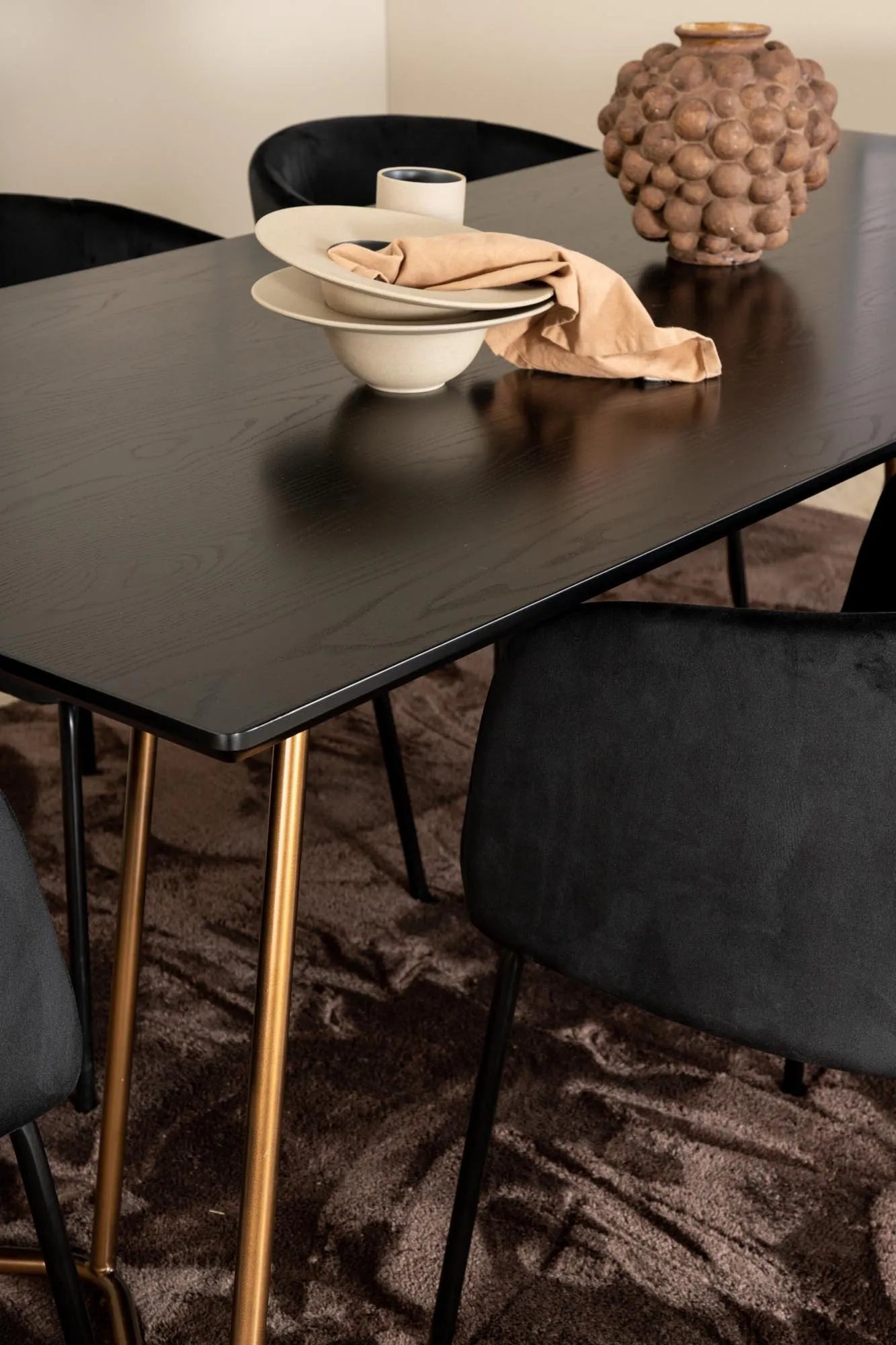 Petra Esszimmerset + Berit 190cm/6St. in Beige, Schwarz präsentiert im Onlineshop von KAQTU Design AG. Esszimmerset ist von Venture Home