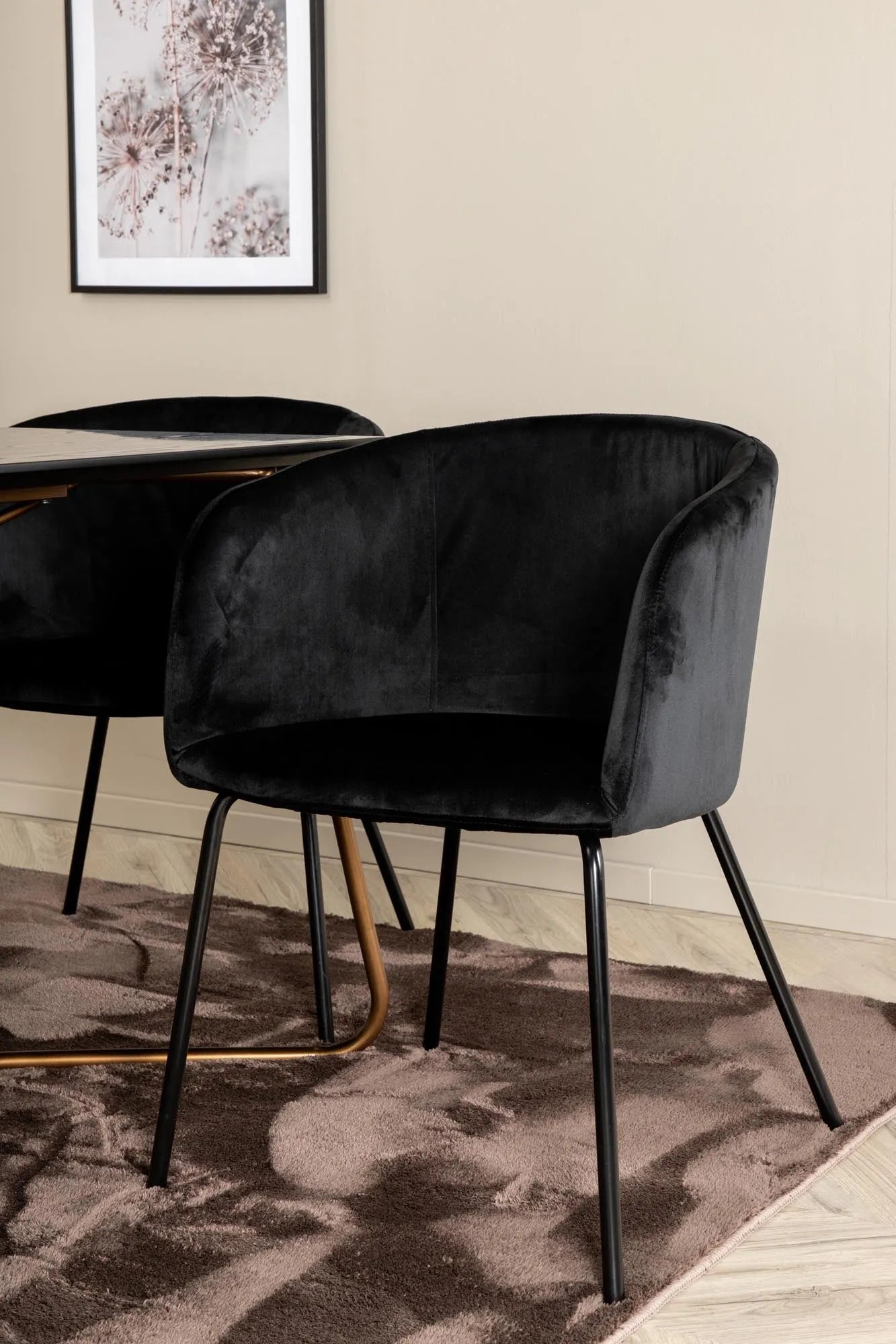 Petra Esszimmerset + Berit 190cm/6St. in Beige, Schwarz präsentiert im Onlineshop von KAQTU Design AG. Esszimmerset ist von Venture Home