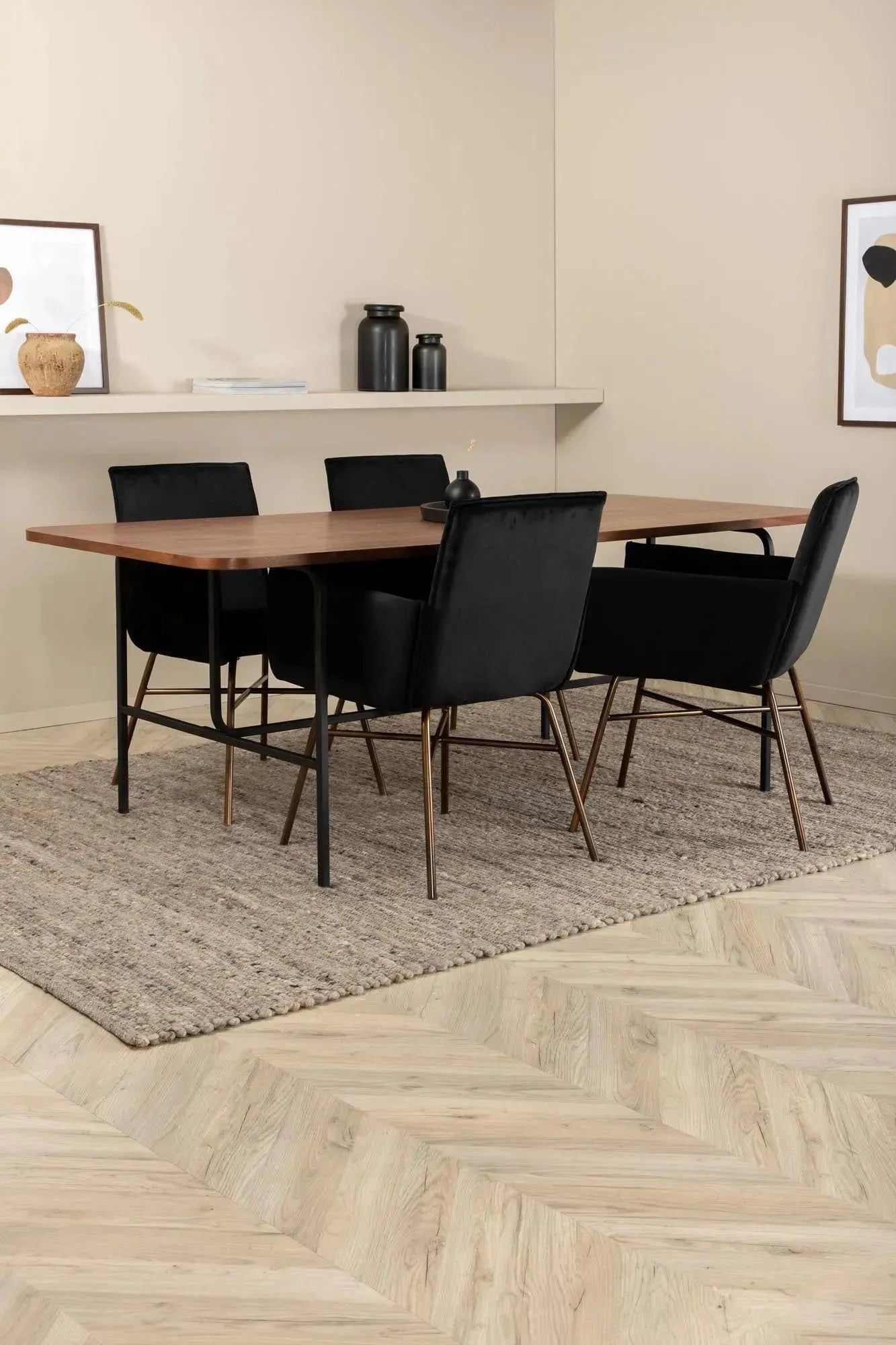 Uno Esszimmerset + Petra 200cm/4St. in Schwarz präsentiert im Onlineshop von KAQTU Design AG. Esszimmerset ist von Venture Home