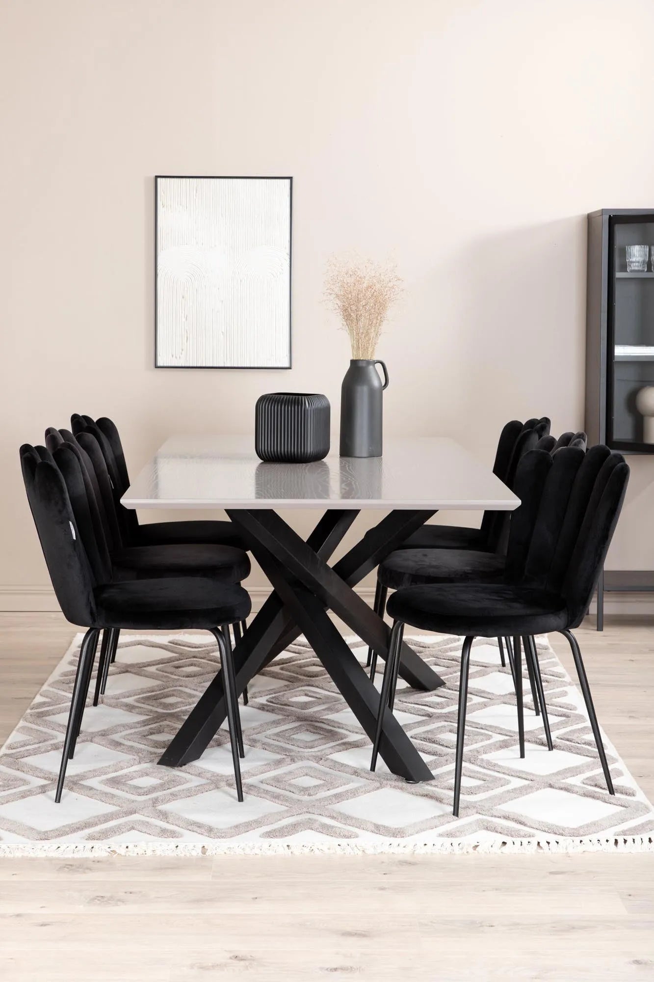 Piazza Esszimmerset + Limhamn 180cm/6St. in Schwarz präsentiert im Onlineshop von KAQTU Design AG. Esszimmerset ist von Venture Home