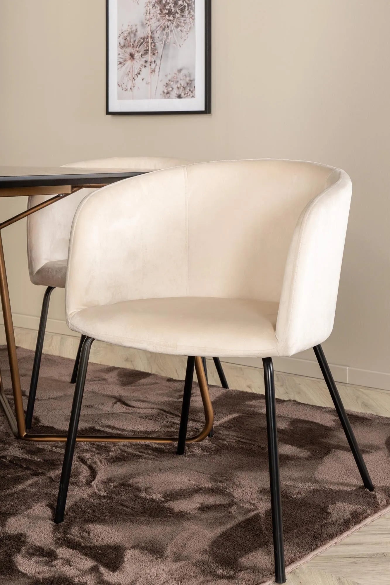 Petra Esszimmerset + Berit 190cm/6St. in Beige, Schwarz präsentiert im Onlineshop von KAQTU Design AG. Esszimmerset ist von Venture Home