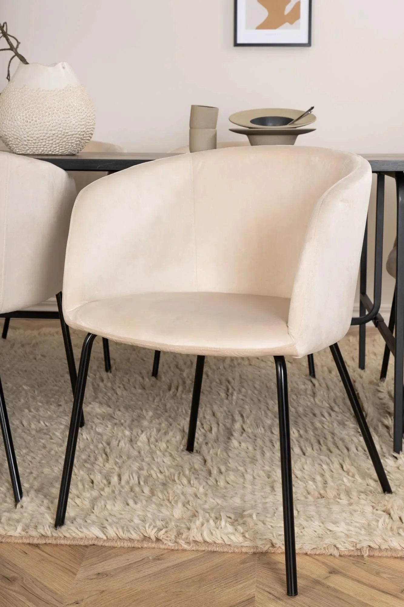 Uno Esszimmerset + Berit 200cm/6St. in Braun / Beige / Schwarz präsentiert im Onlineshop von KAQTU Design AG. Esszimmerset ist von Venture Home