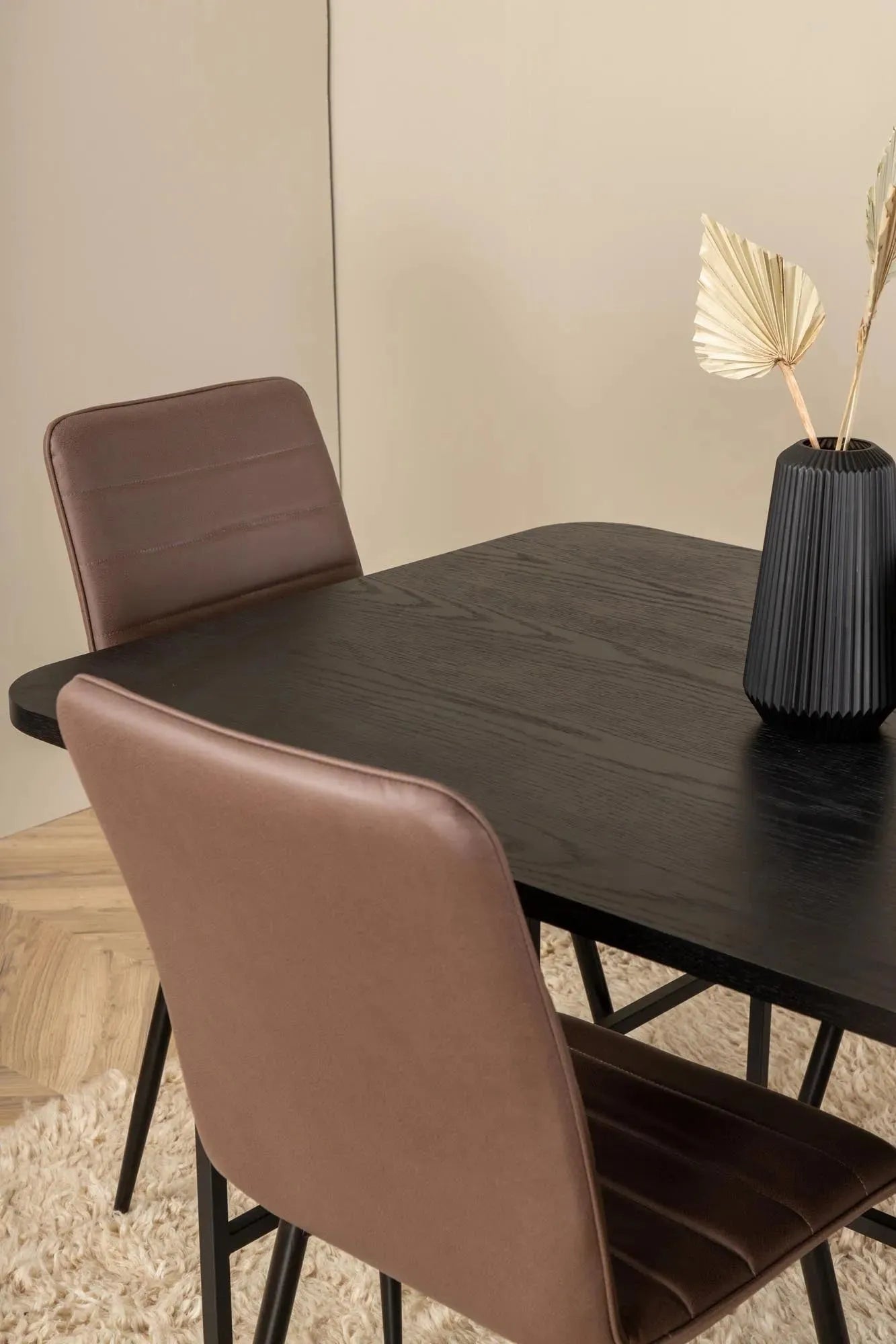 Uno Esszimmerset + Windu 200cm/6St. in Schwarz / Braun präsentiert im Onlineshop von KAQTU Design AG. Esszimmerset ist von Venture Home