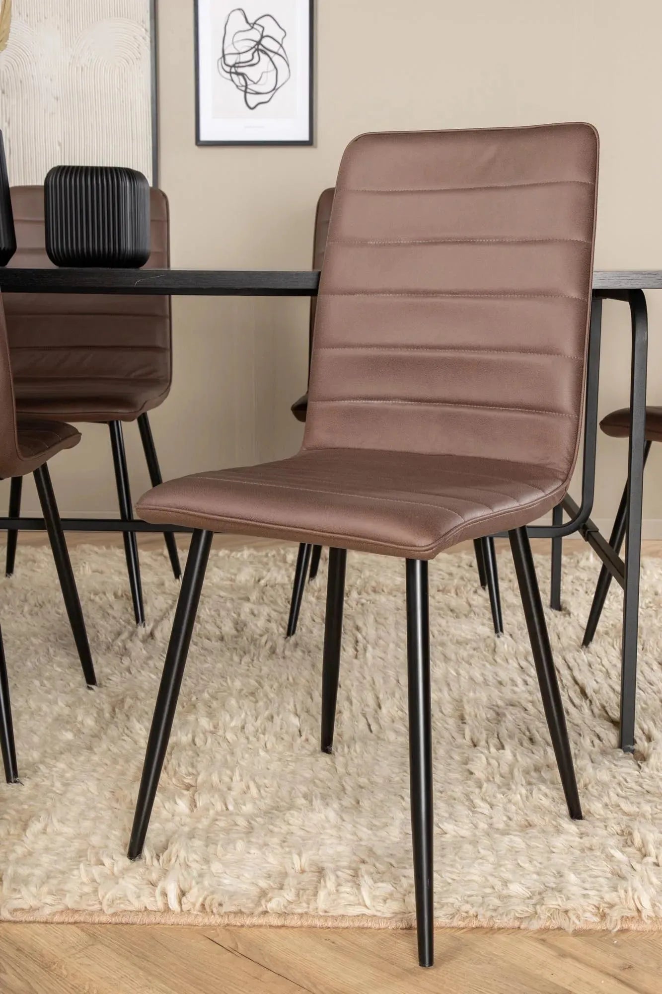 Uno Esszimmerset + Windu 200cm/6St. in Schwarz / Braun präsentiert im Onlineshop von KAQTU Design AG. Esszimmerset ist von Venture Home