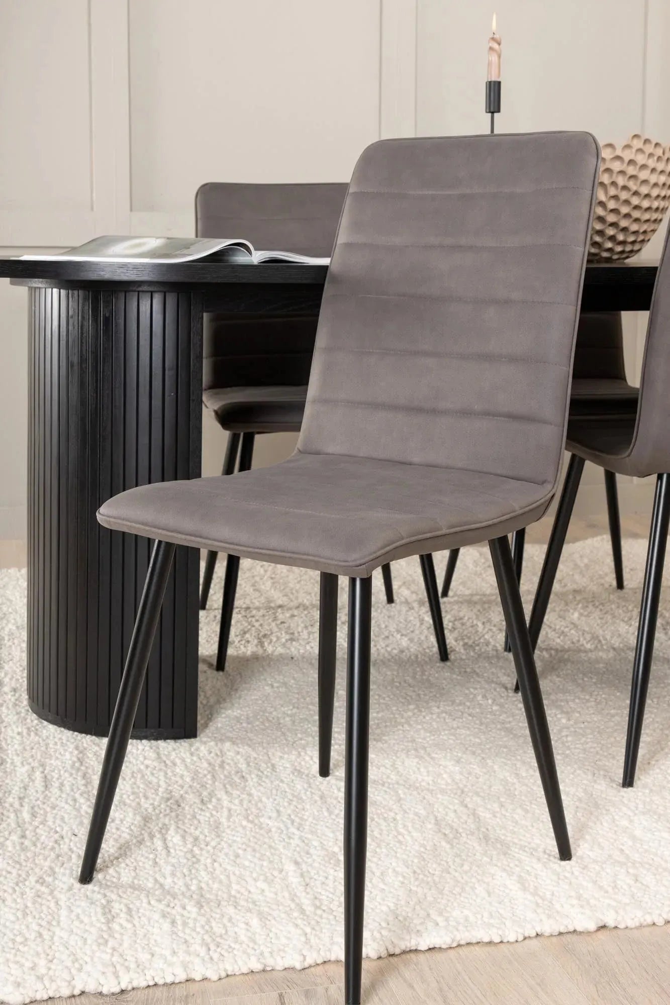 Bianca Esszimmerset + Windu 200cm/4St. in Schwarz präsentiert im Onlineshop von KAQTU Design AG. Esszimmerset ist von Venture Home