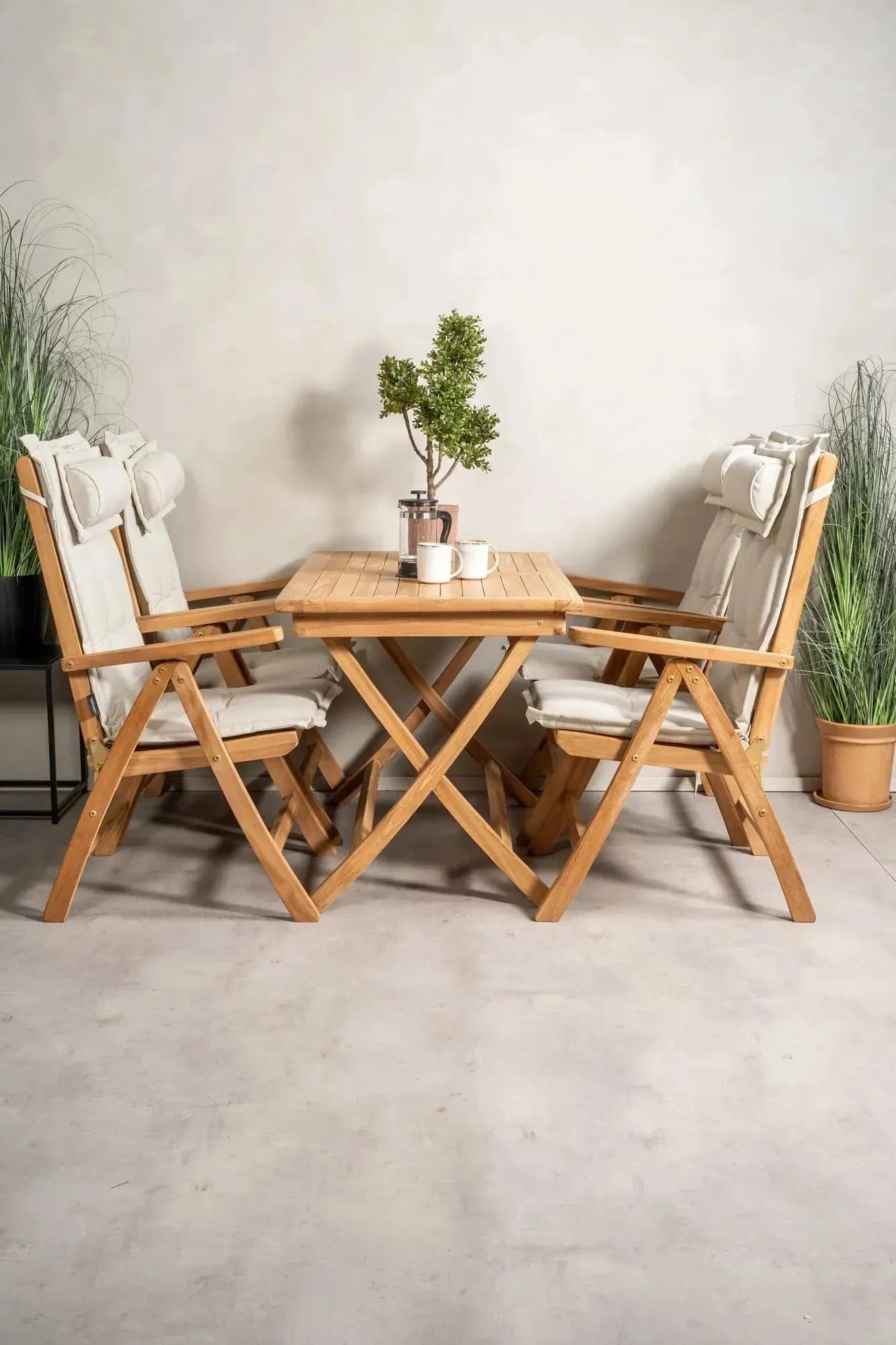 Kenya Outdoor-Tischset 120cm/4St. in Natur / Beige präsentiert im Onlineshop von KAQTU Design AG. Gartentischset ist von Venture Home