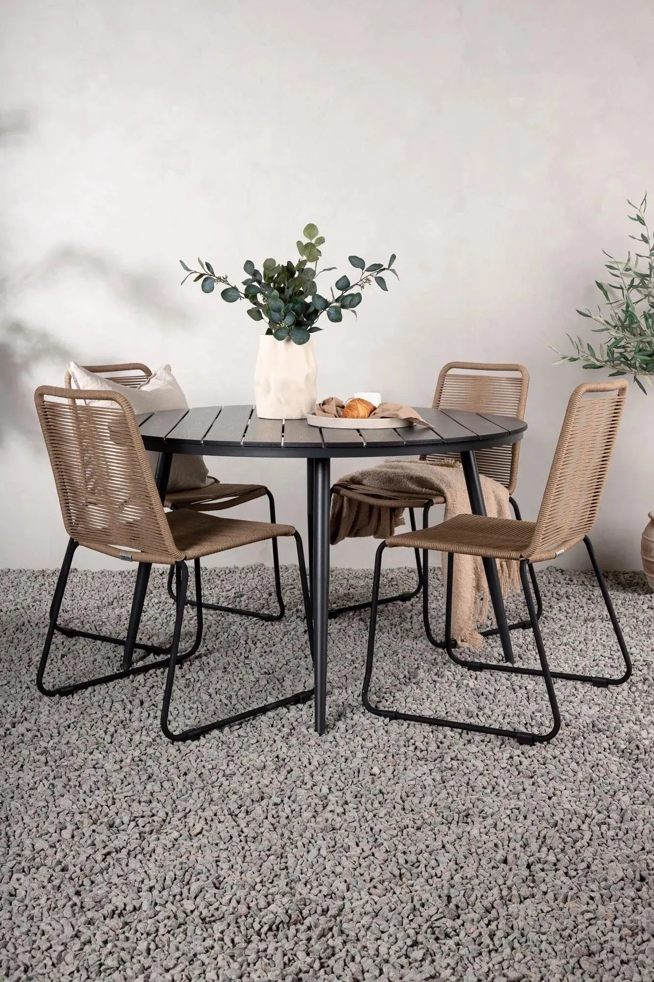 Break Outdoor-Tischset + Lindos Stack ⌀120cm/4St. - KAQTU Design