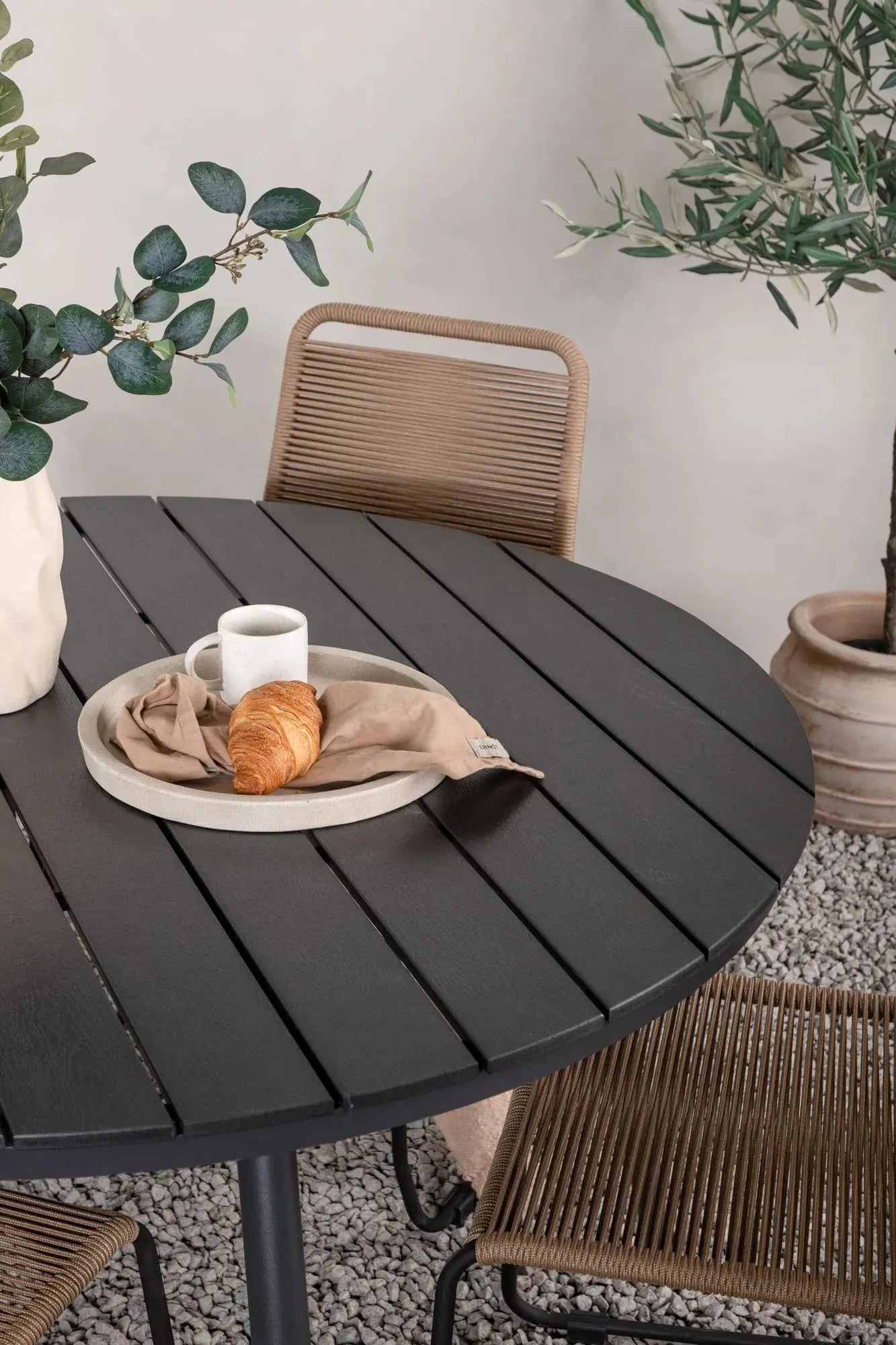 Break Outdoor-Tischset + Lindos Stack ⌀120cm/4St. - KAQTU Design