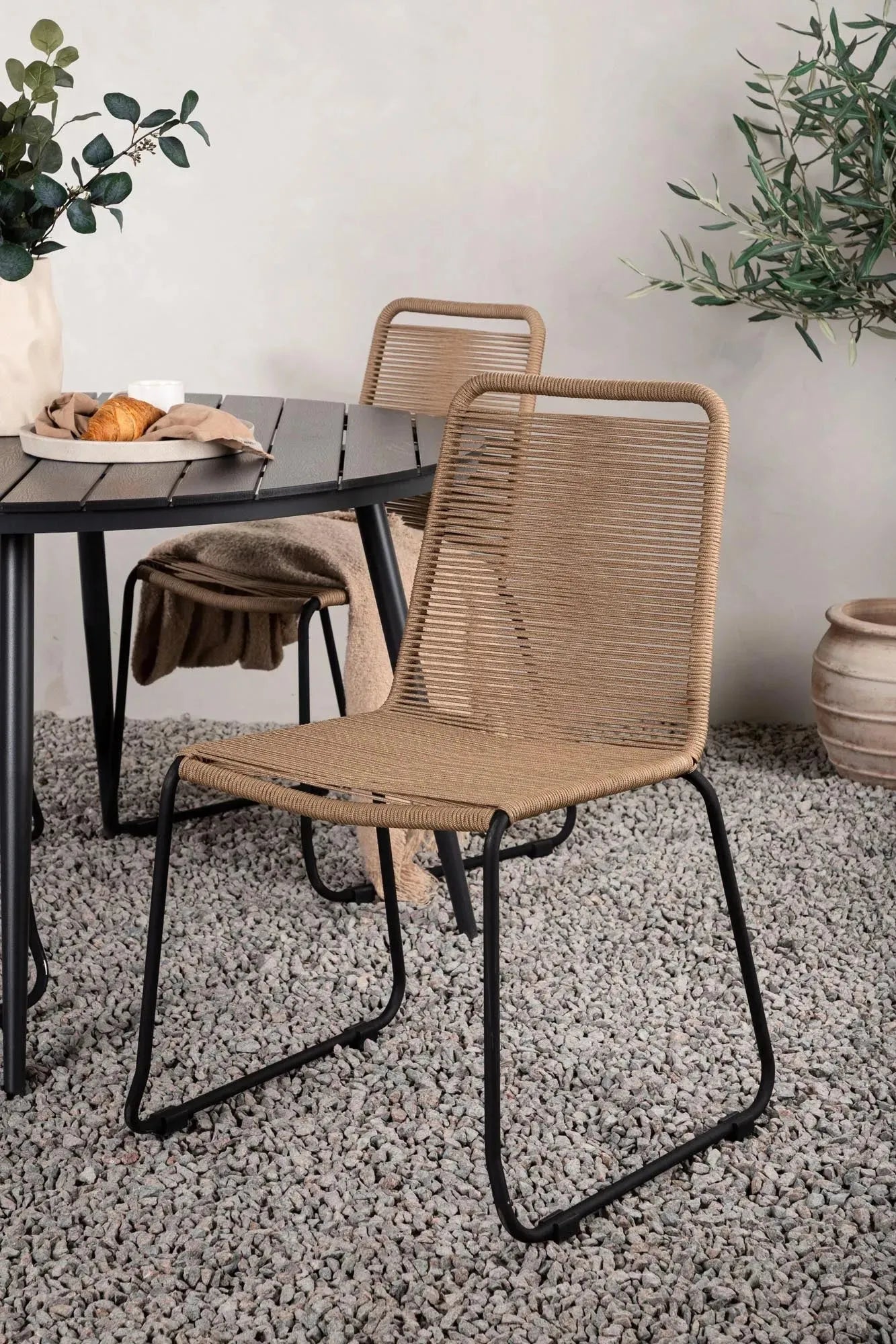 Break Outdoor-Tischset + Lindos Stack ⌀120cm/4St. - KAQTU Design