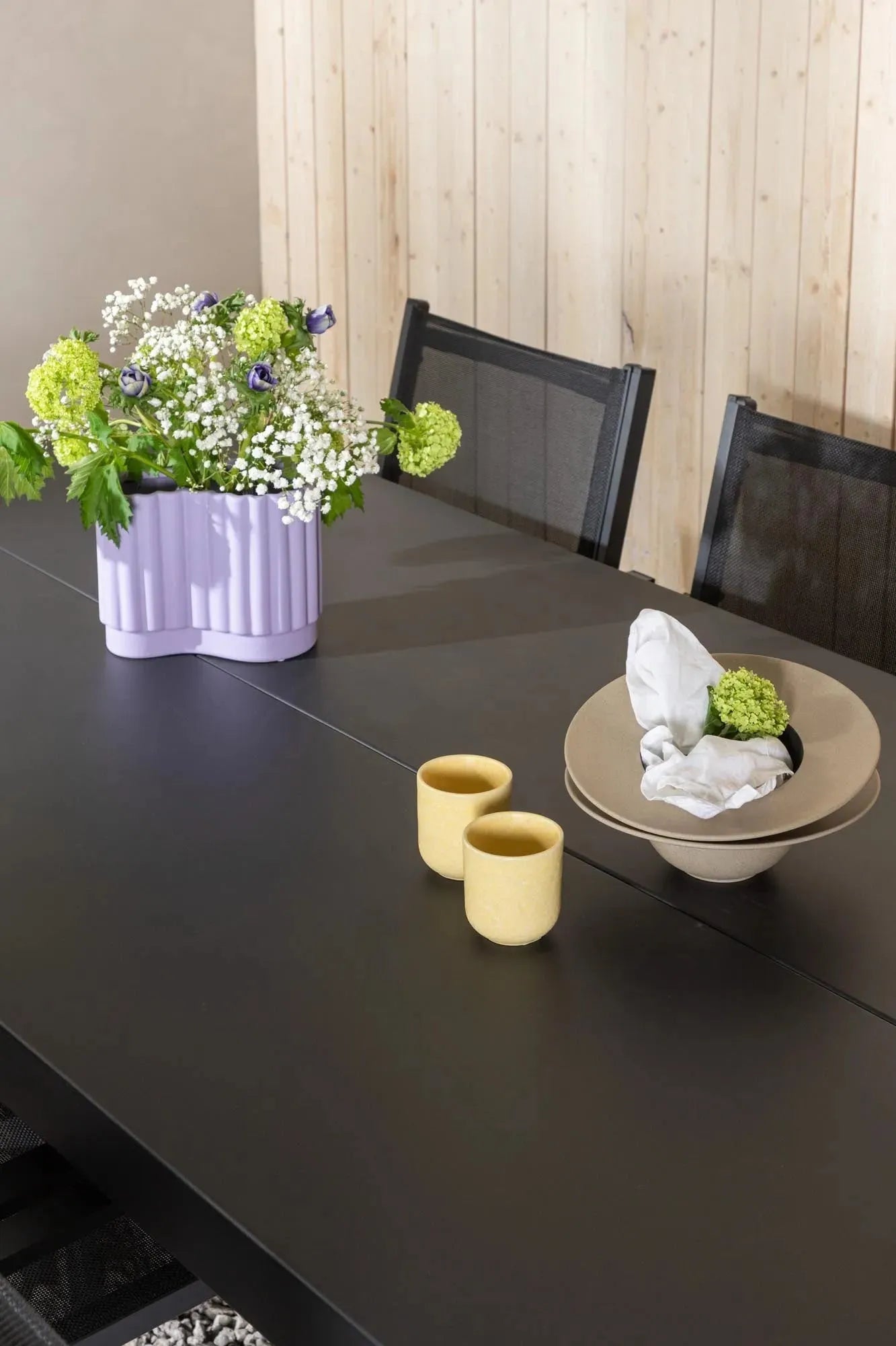 Modena Esszimmer Set in Schwarz präsentiert im Onlineshop von KAQTU Design AG. Esszimmerset ist von Venture Home