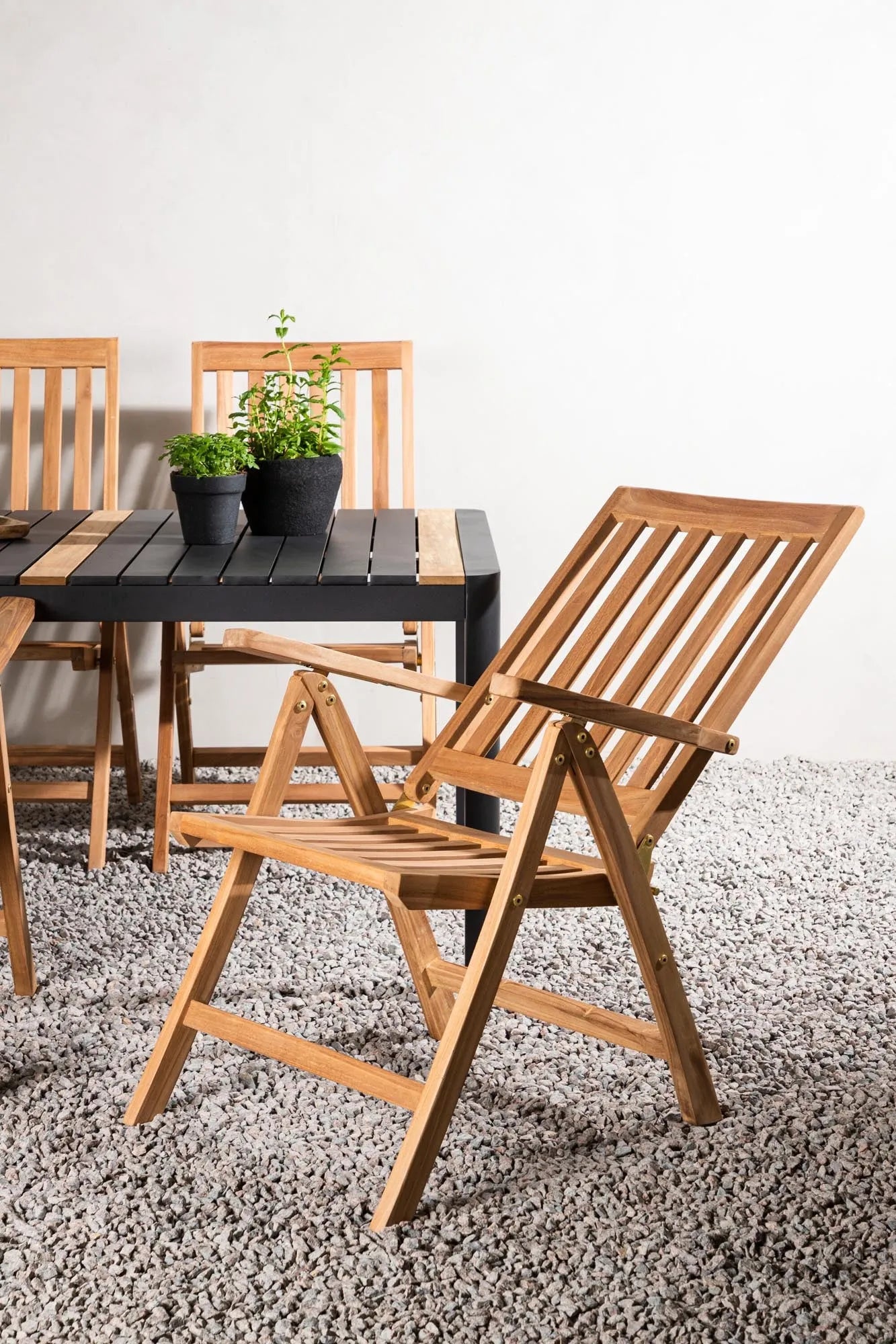 Togo Outdoor-Tischset + Kenya 150cm/4St. in Schwarz / Natur präsentiert im Onlineshop von KAQTU Design AG. Gartentischset ist von Venture Home