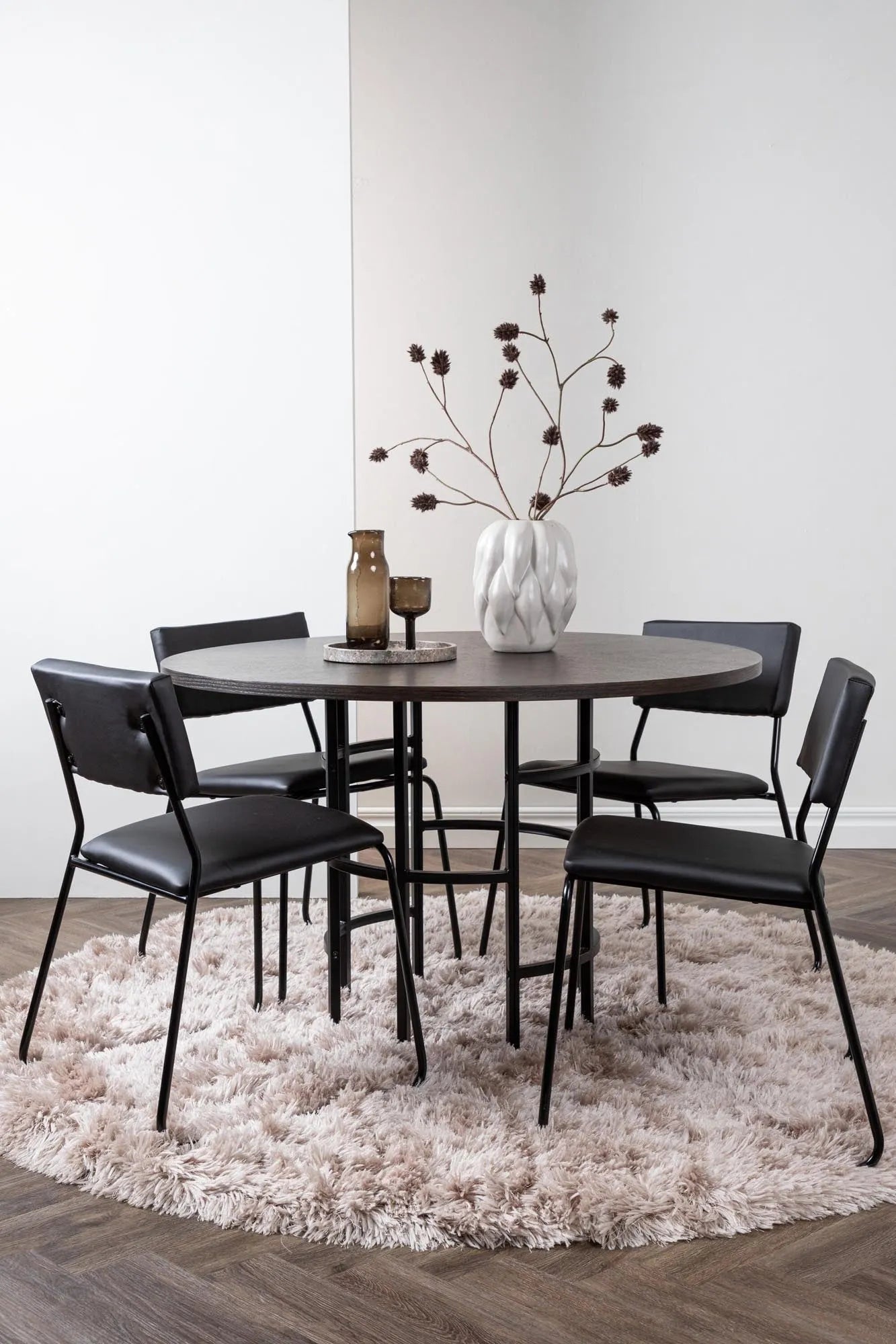 Esszimmerset Copenhagen + Kenth ⌀115cm/4St. in Schwarz präsentiert im Onlineshop von KAQTU Design AG. Esszimmerset ist von Venture Home