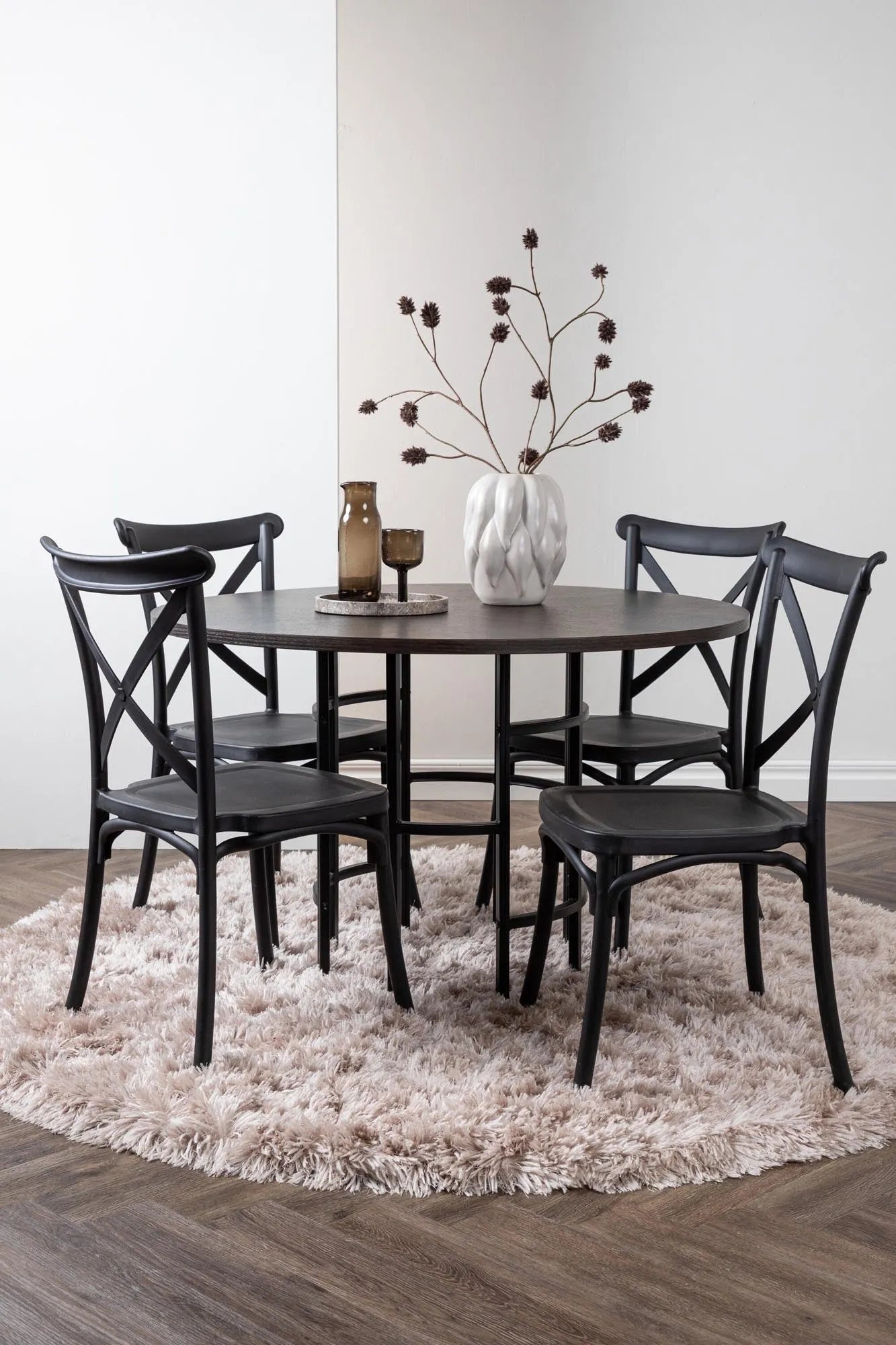 Esszimmerset Copenhagen + Crosett ⌀115cm/4St. in Schwarz präsentiert im Onlineshop von KAQTU Design AG. Esszimmerset ist von Venture Home