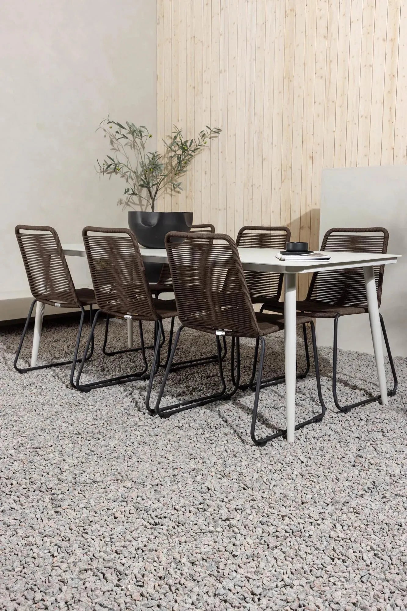 Lina Outdoor-Tischset + Lindos 200cm/6St. in Schwarz Braun präsentiert im Onlineshop von KAQTU Design AG. Gartentischset ist von Venture Home